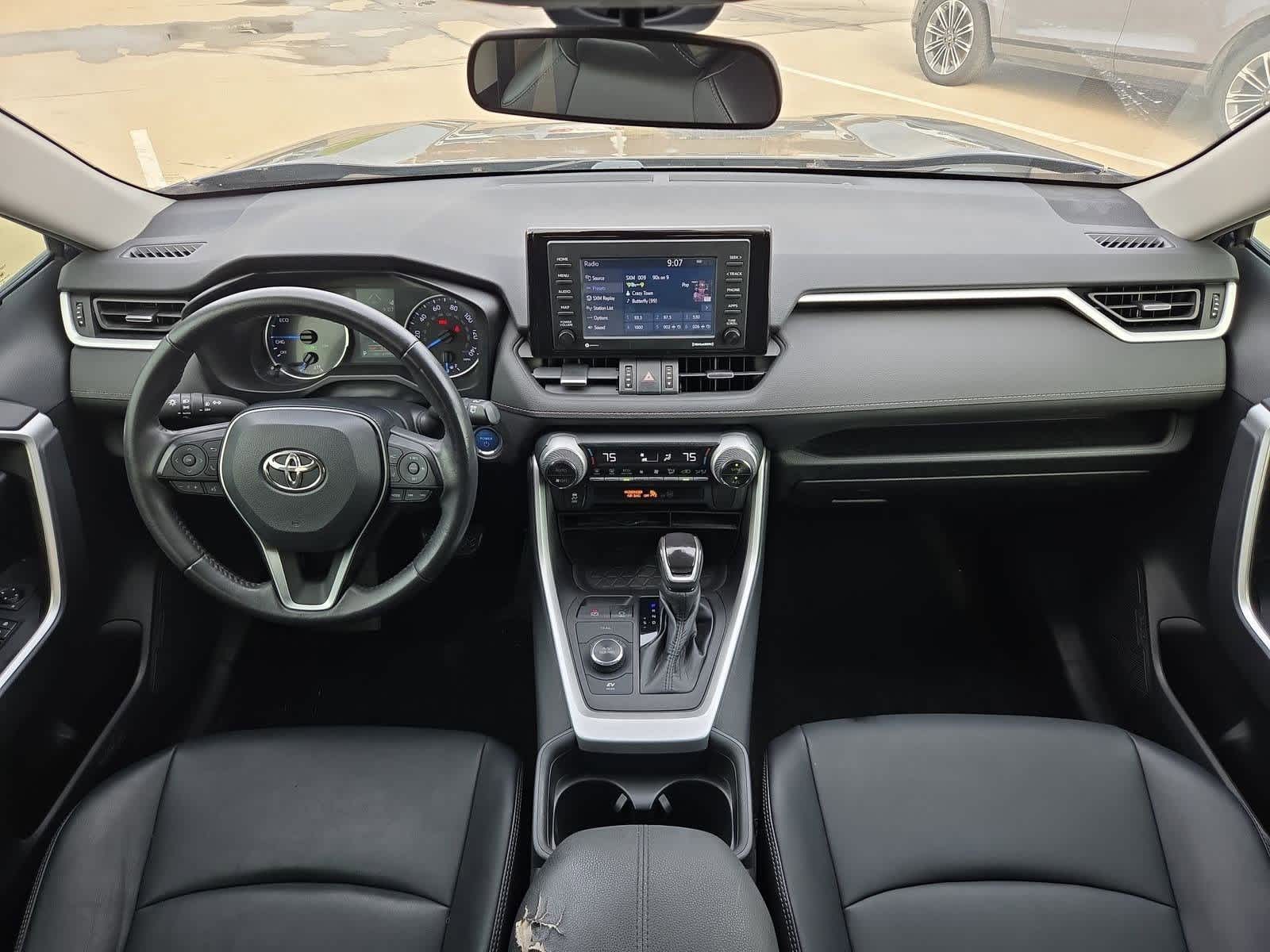 Thumbnail: 2021 Toyota RAV4 - 14