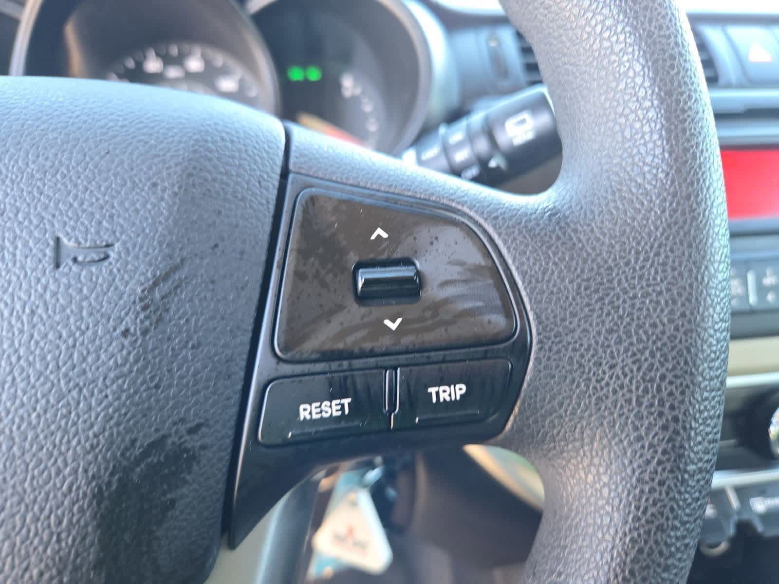 Thumbnail: 2013 Kia Rio - 22