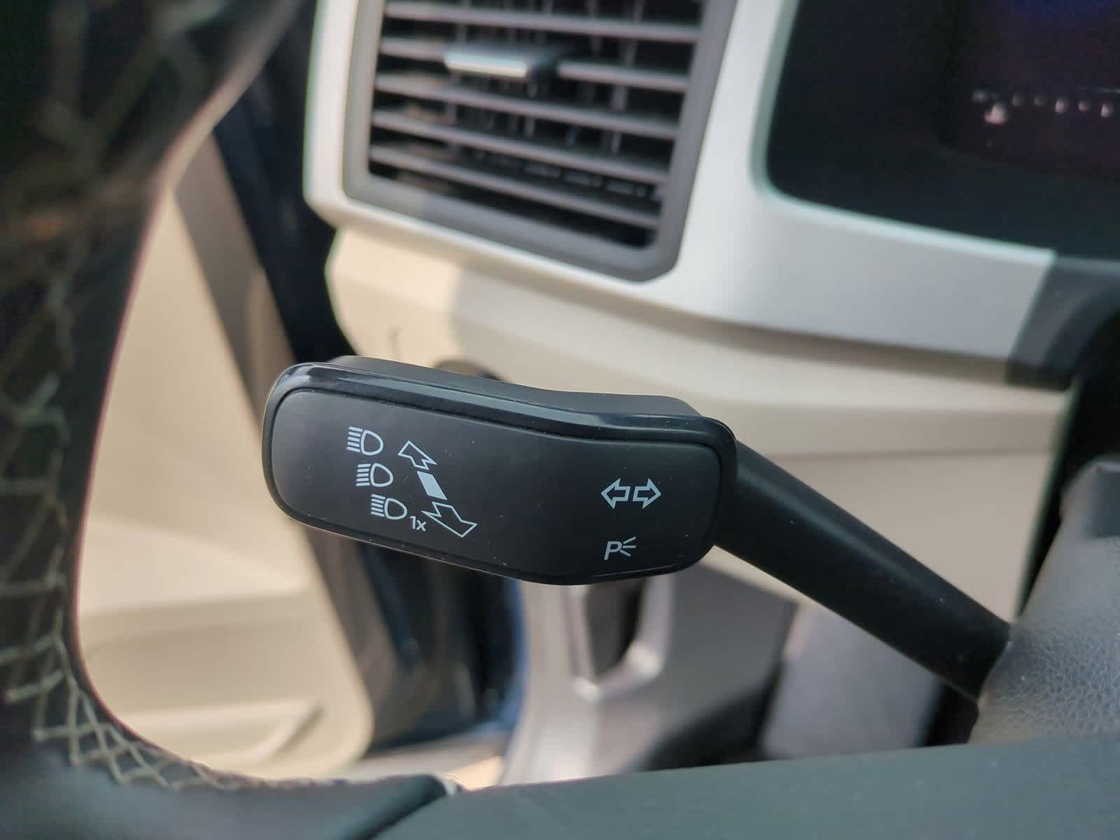 Thumbnail: 2022 Volkswagen Atlas - 25