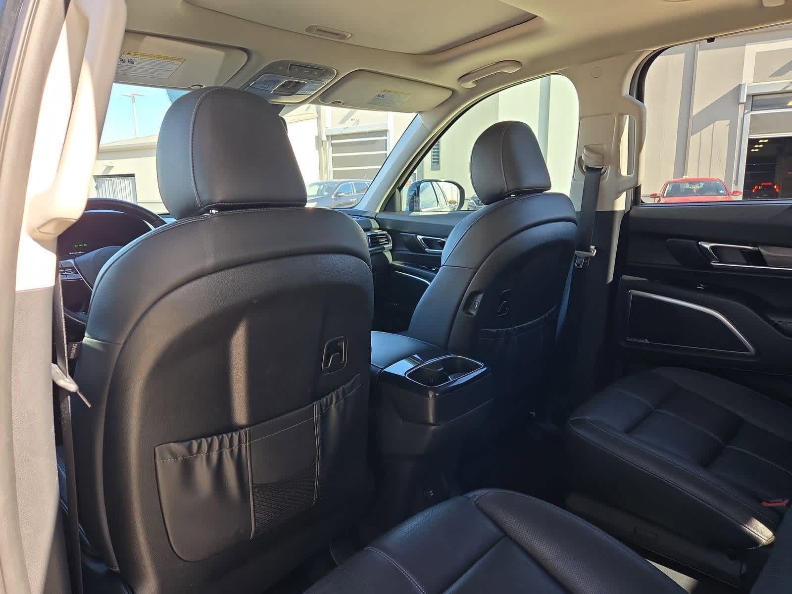 Thumbnail: 2021 Kia Telluride - 17