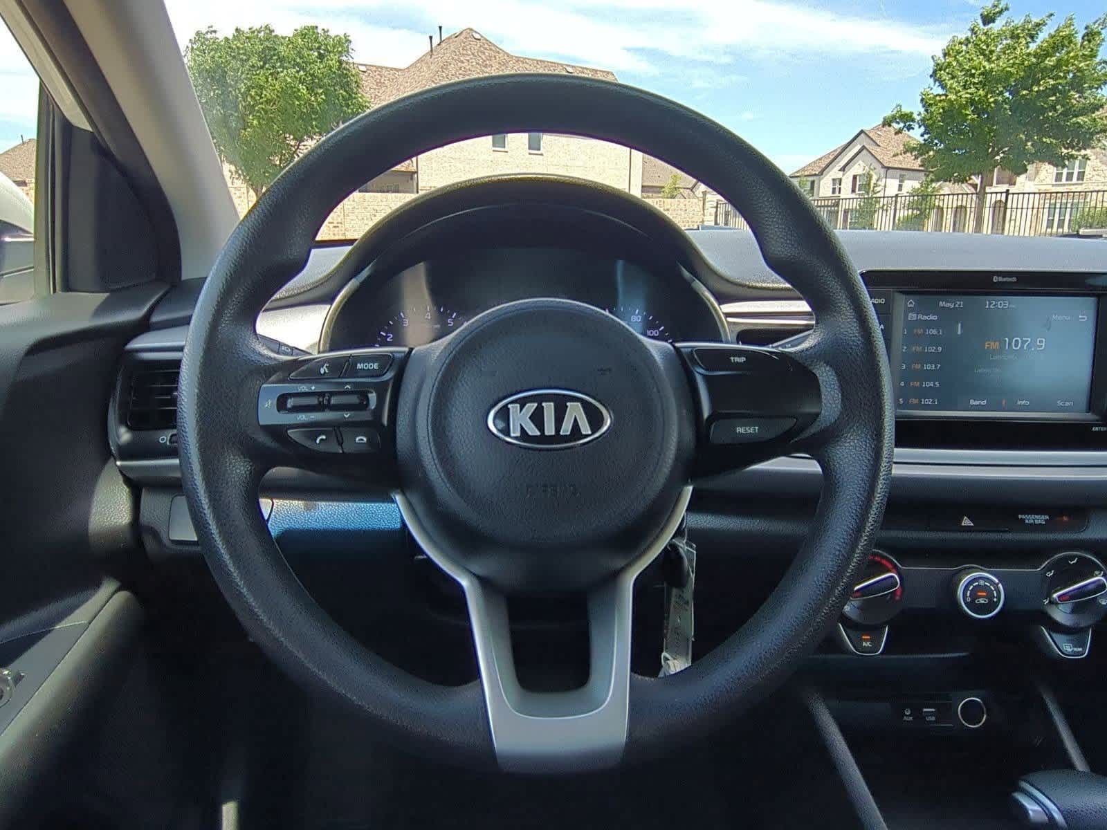 Thumbnail: 2020 Kia Rio - 21