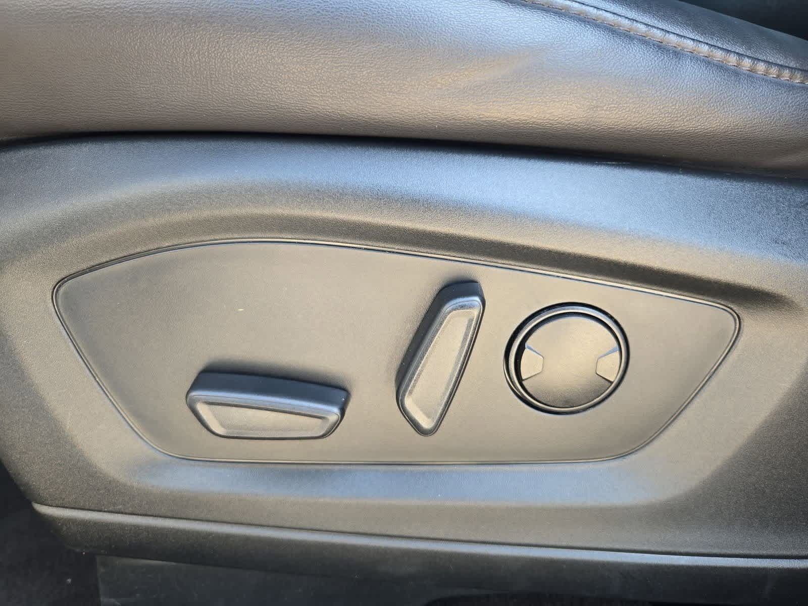 Thumbnail: 2023 Ford Explorer - 15