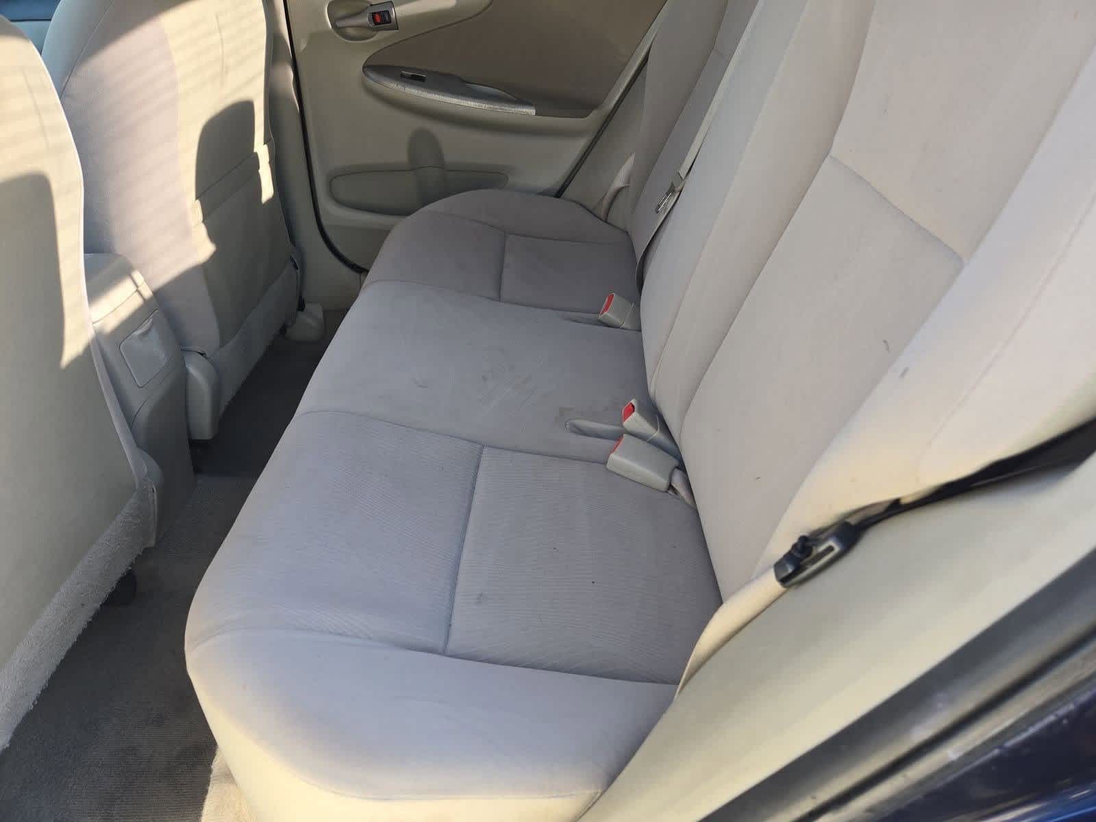 Thumbnail: 2011 Toyota Corolla - 18