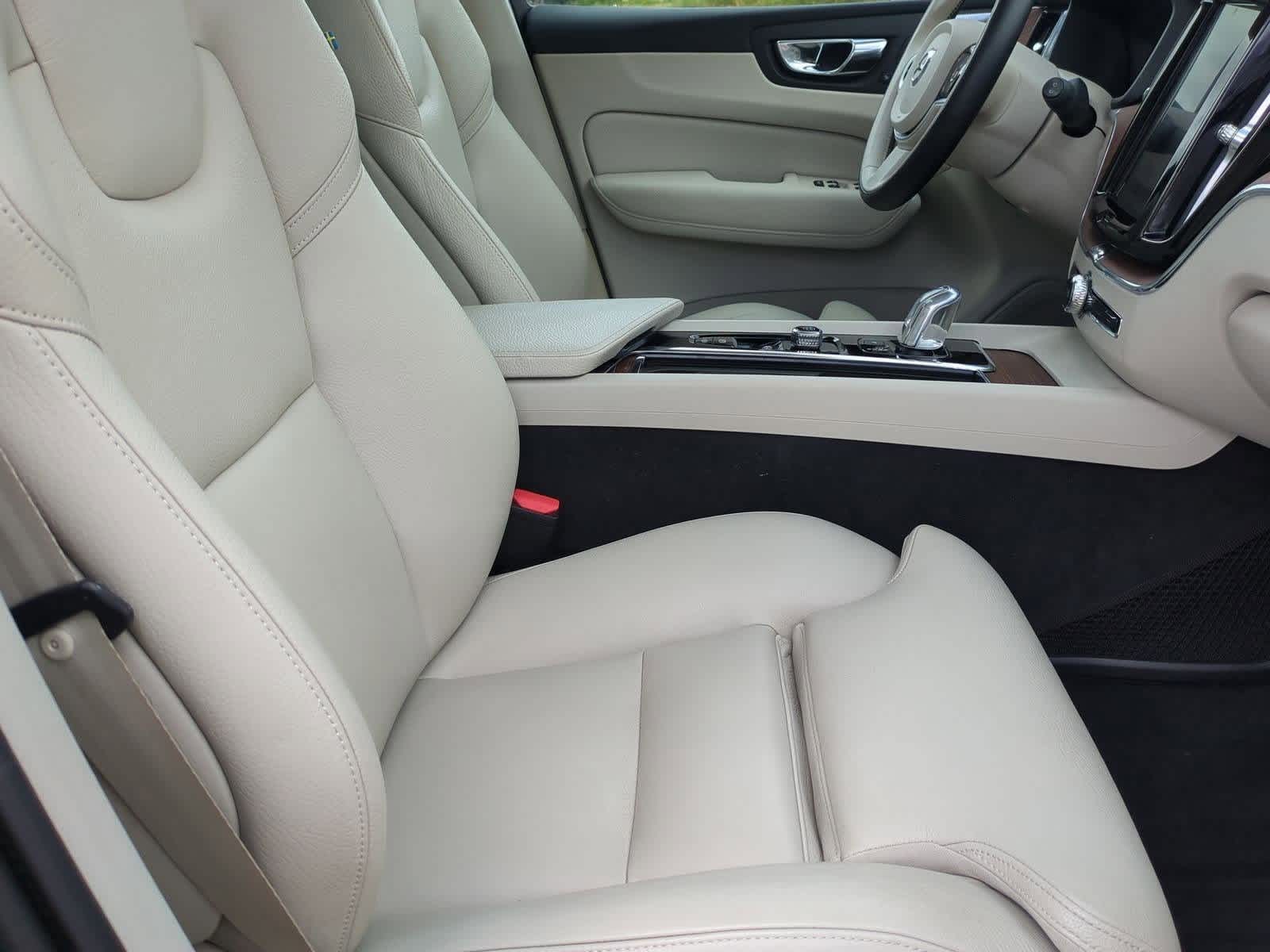 Thumbnail: 2019 Volvo XC60 - 22