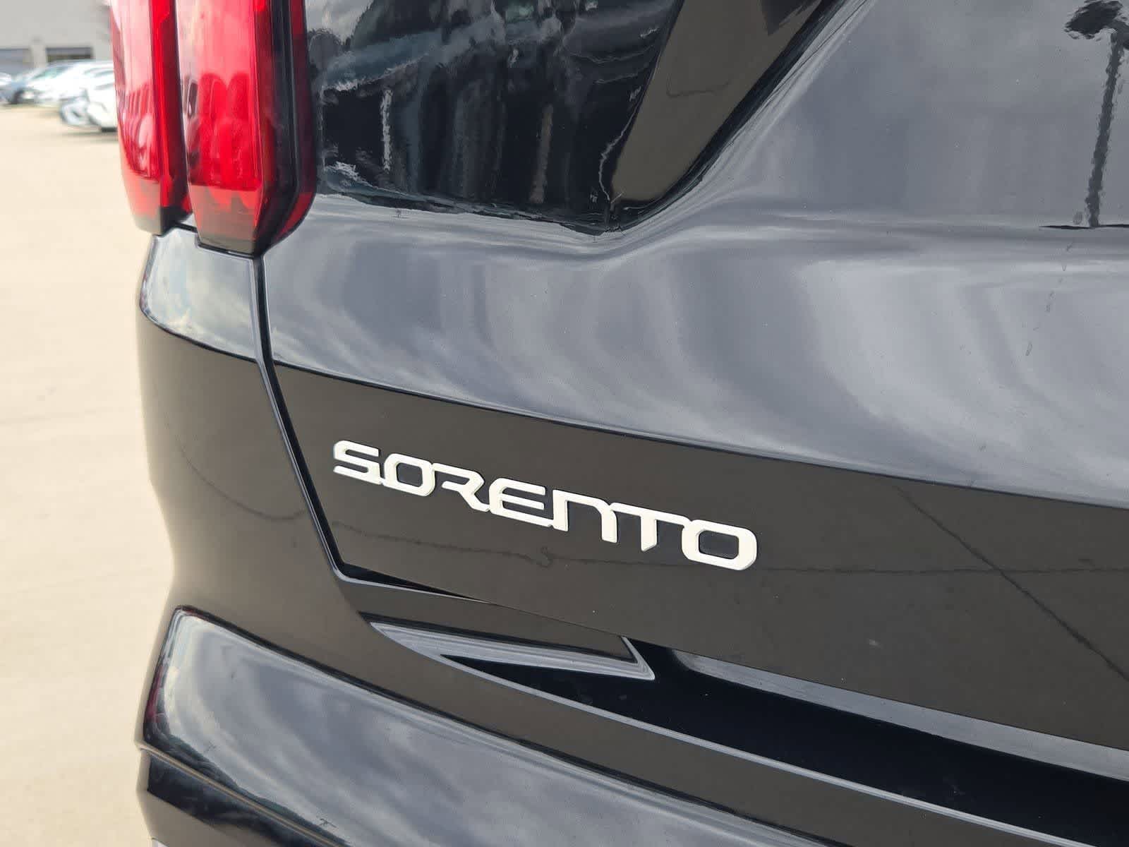 Thumbnail: 2023 Kia Sorento - 11