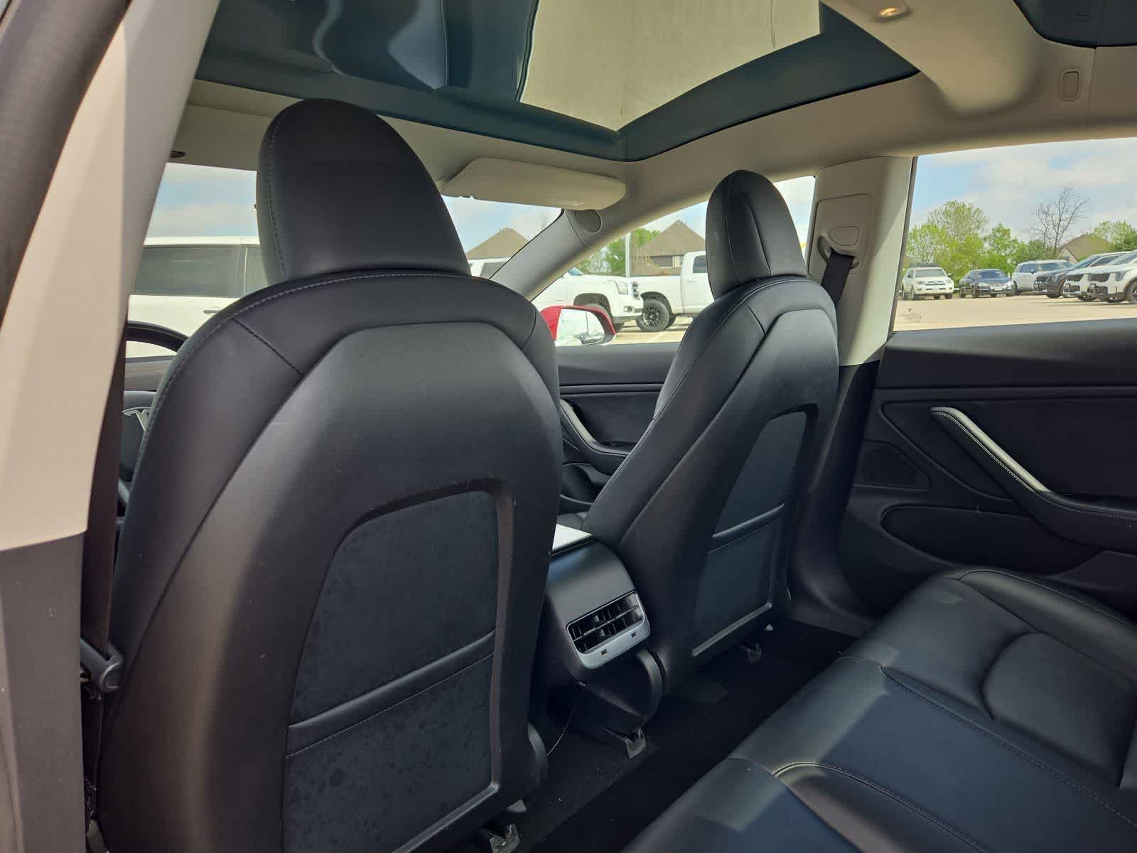 Thumbnail: 2018 Tesla Model 3 - 16