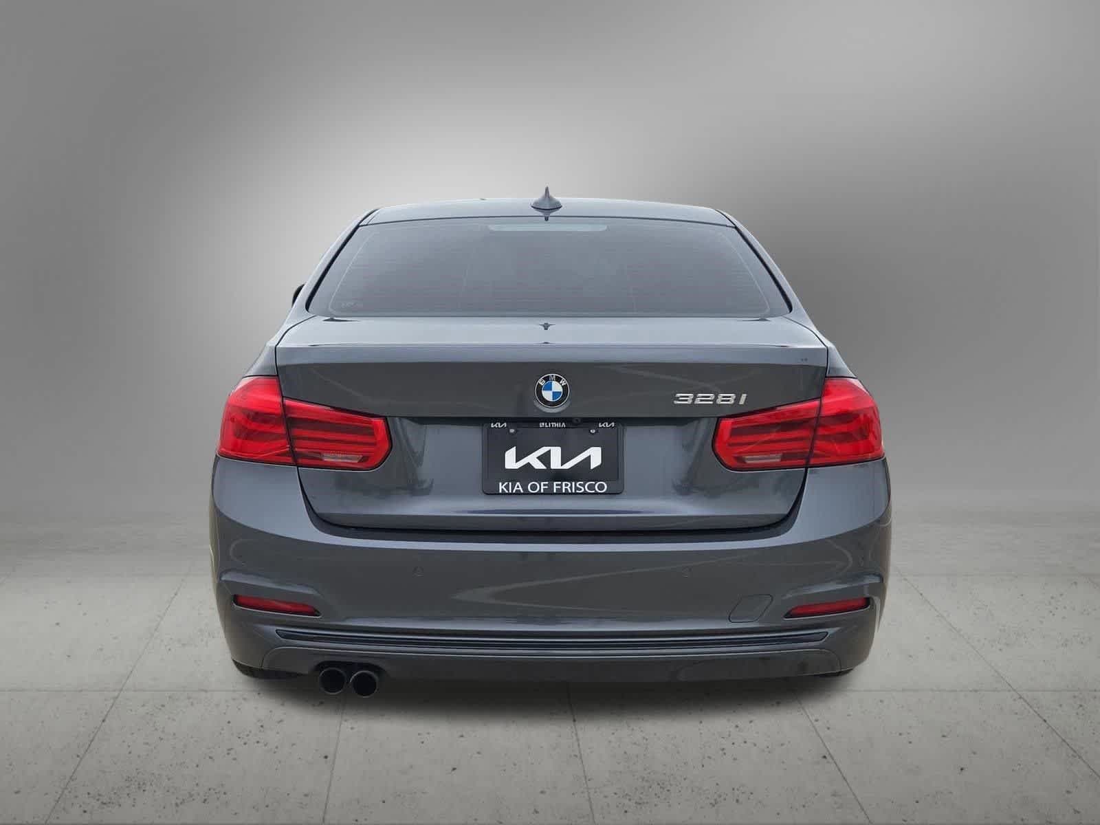 Thumbnail: 2016 BMW 3 Series - 5