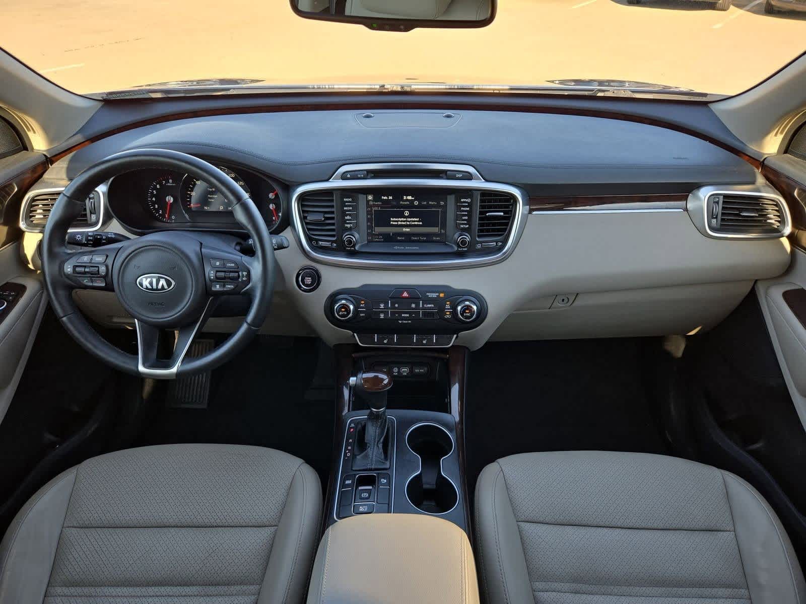 Thumbnail: 2017 Kia Sorento - 14