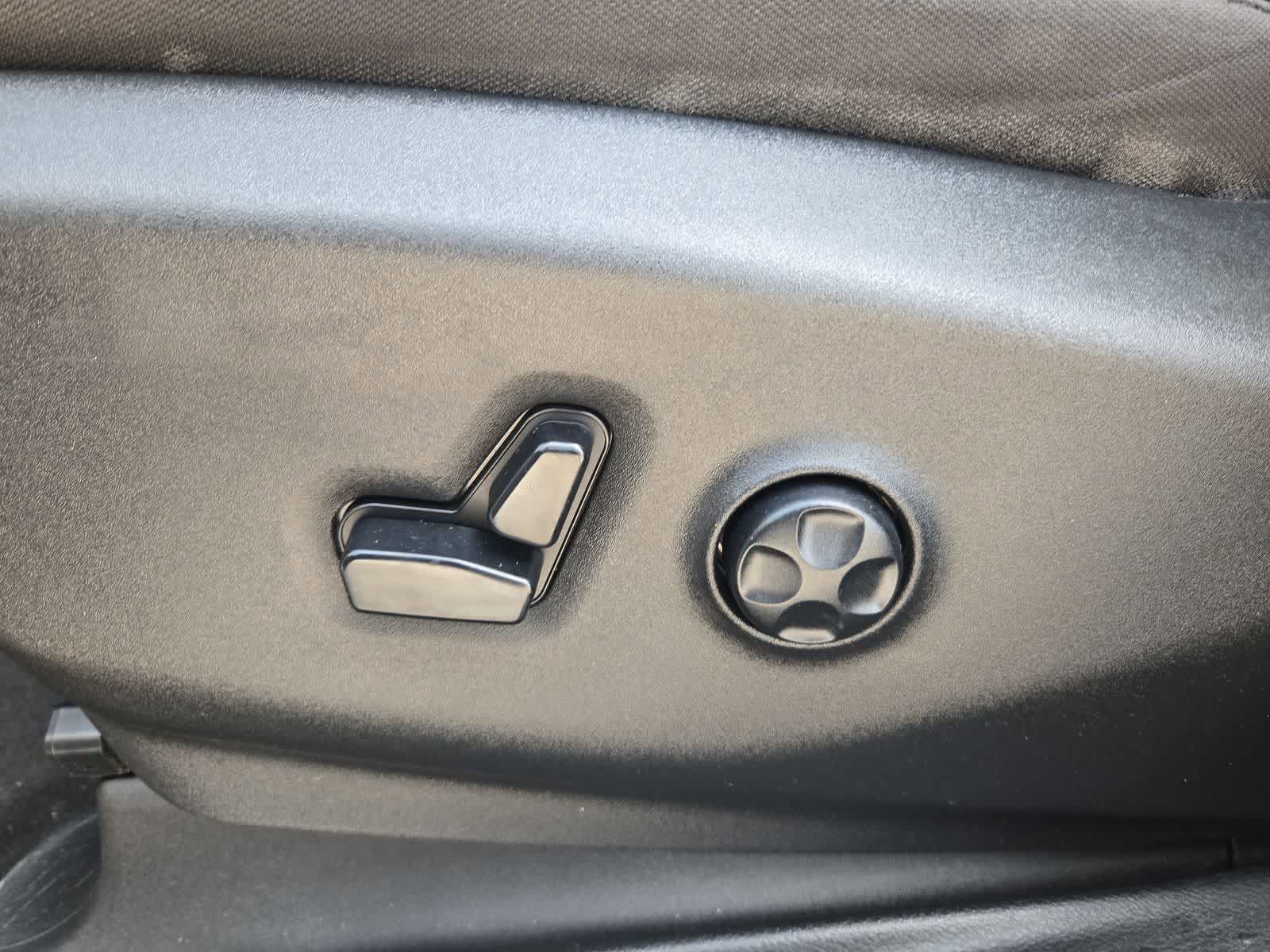 Thumbnail: 2021 Chrysler Pacifica - 15