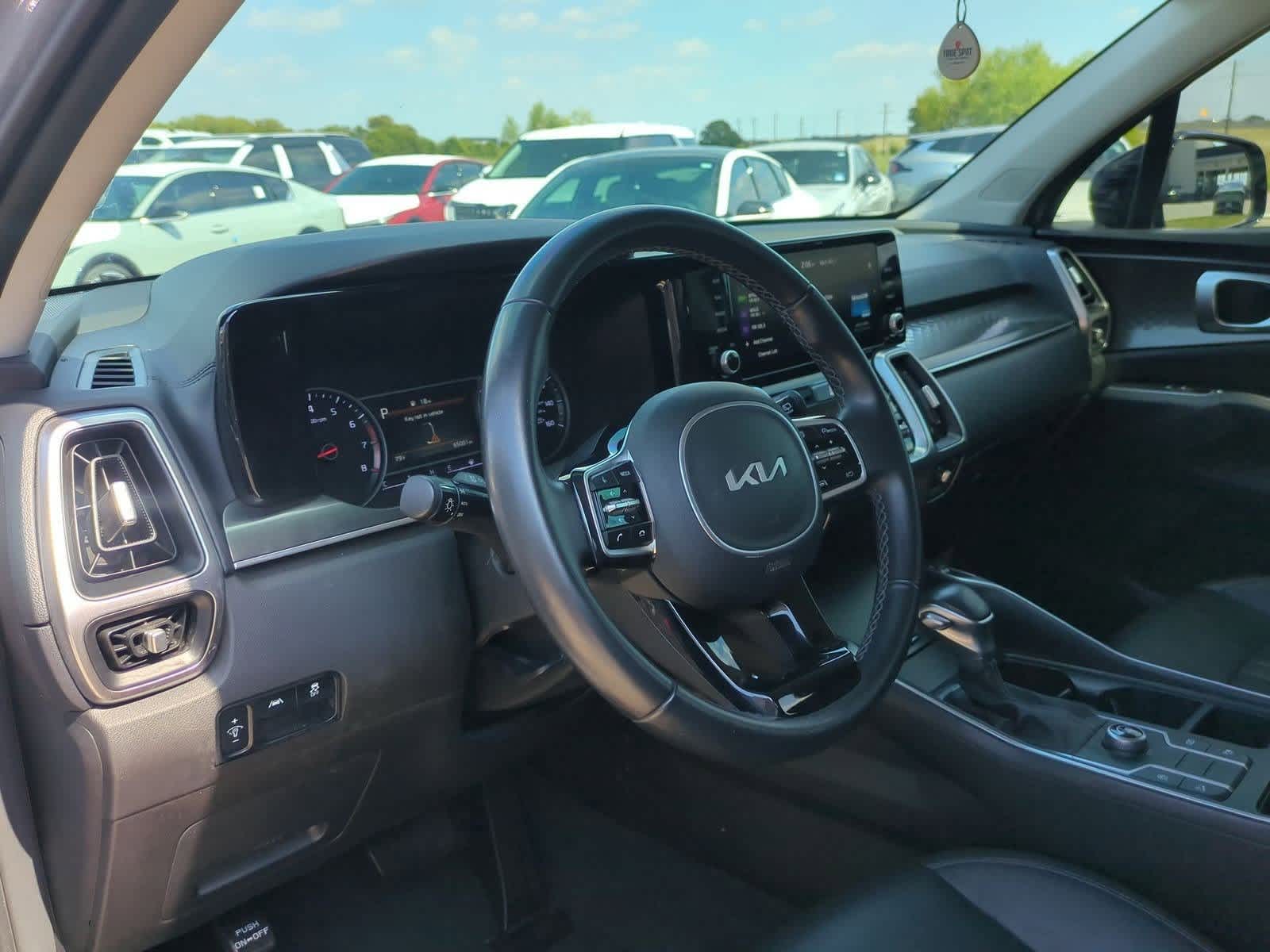 Thumbnail: 2022 Kia Sorento - 2