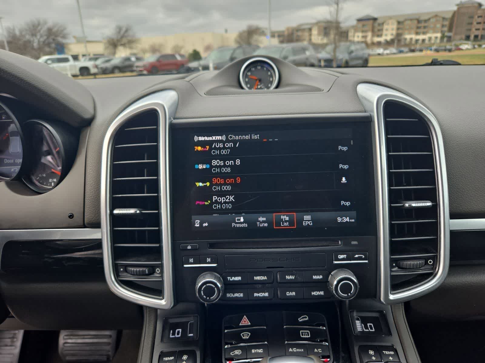 Thumbnail: 2017 Porsche Cayenne - 28