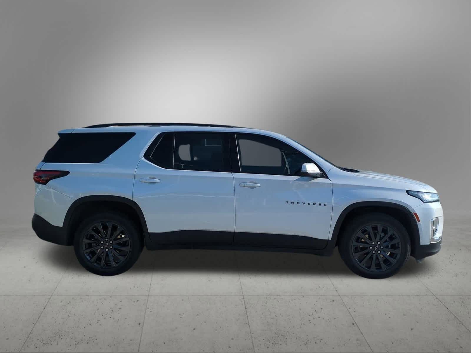 Thumbnail: 2022 Chevrolet Traverse - 7