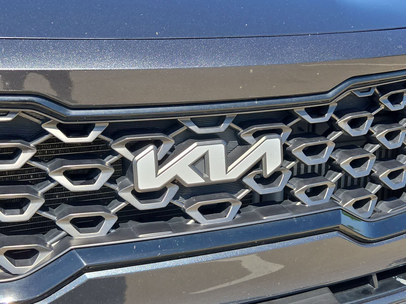 Thumbnail: 2023 Kia Sorento - 11