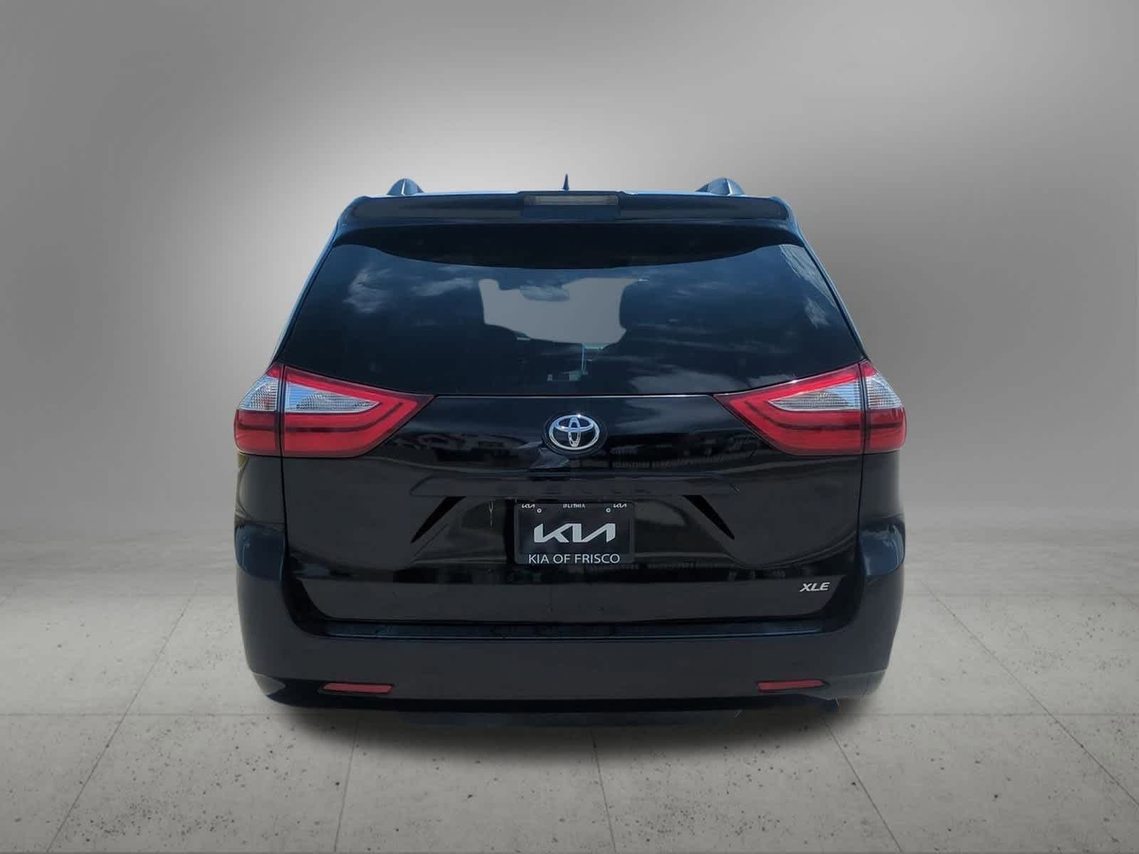 Thumbnail: 2019 Toyota Sienna - 5