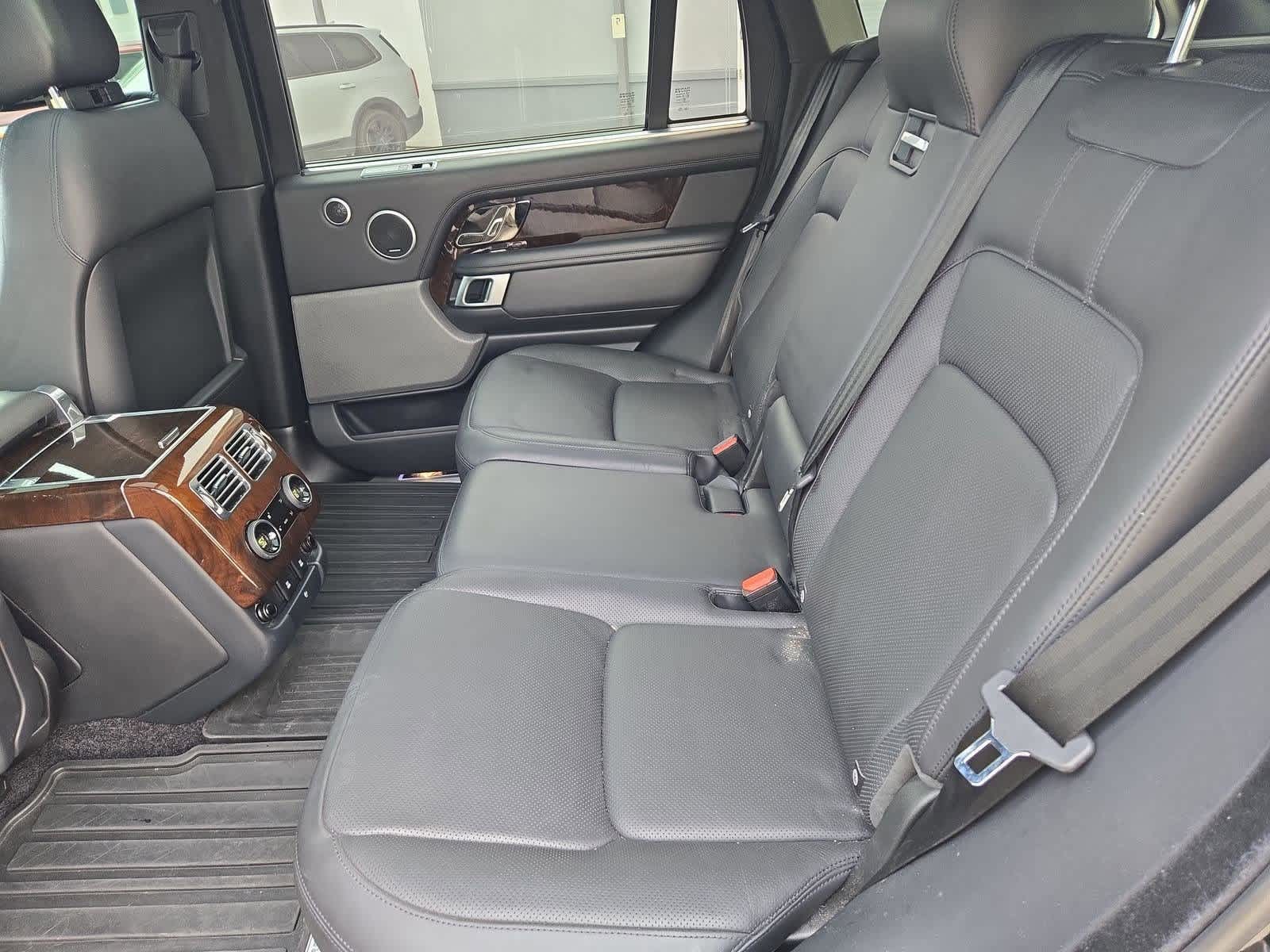 Thumbnail: 2020 Land Rover Range Rover - 19