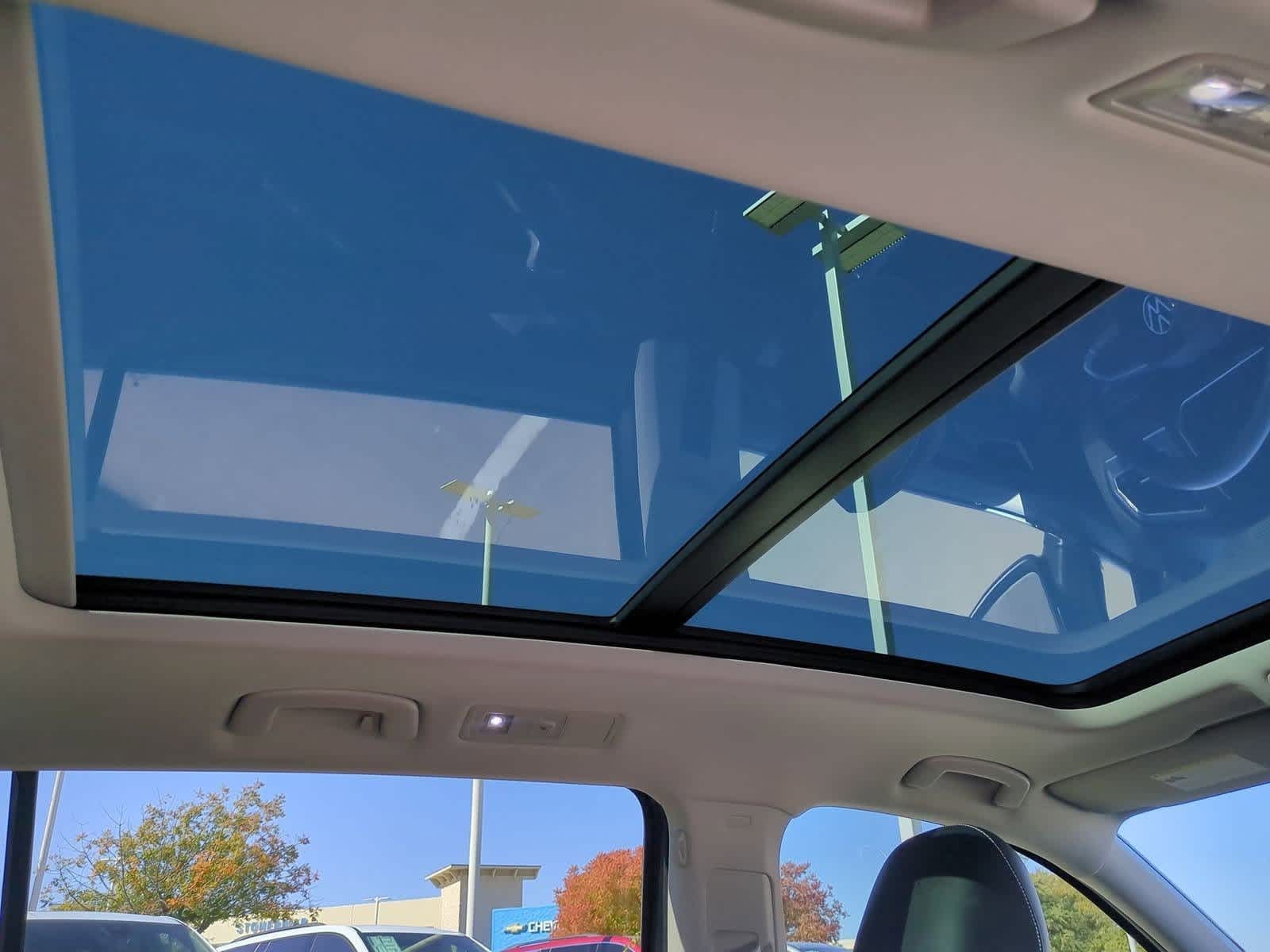 Thumbnail: 2022 Volkswagen Tiguan - 21