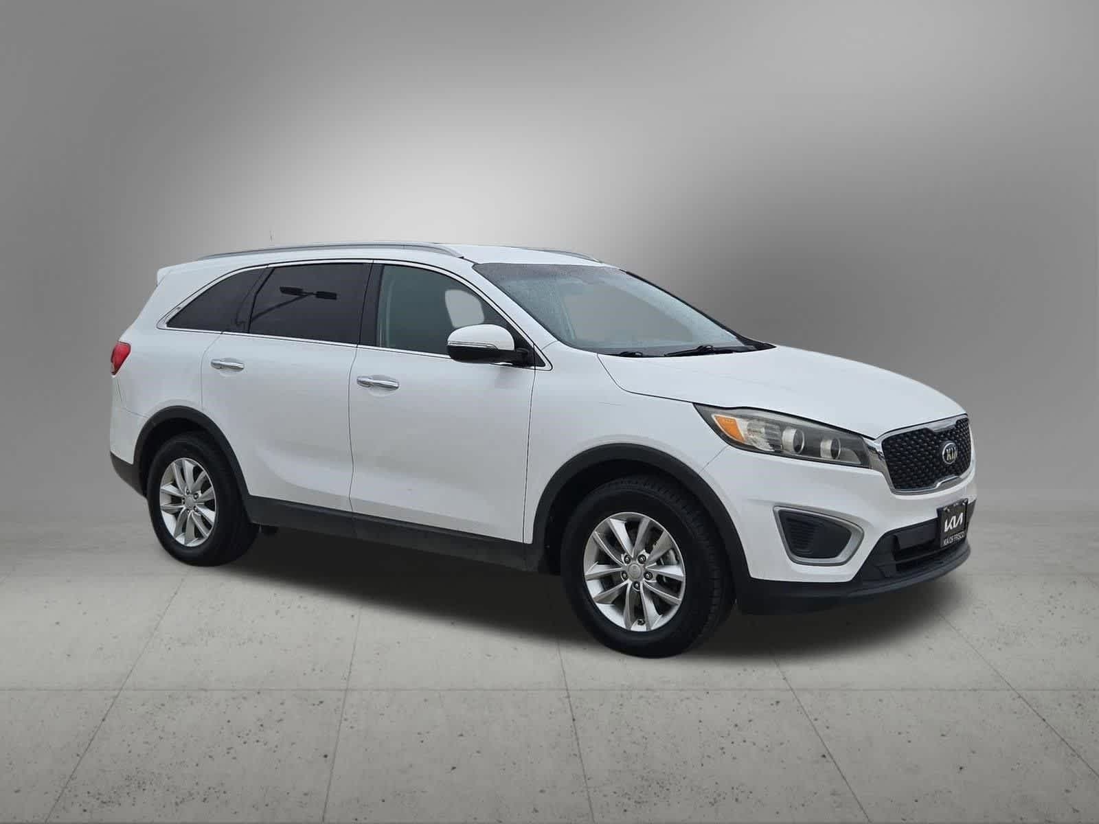 Thumbnail: 2016 Kia Sorento - 8
