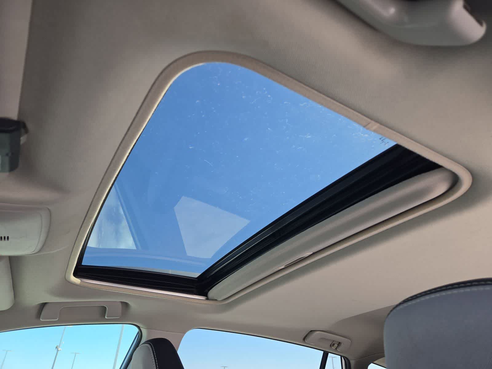 Thumbnail: 2016 Toyota RAV4 - 19