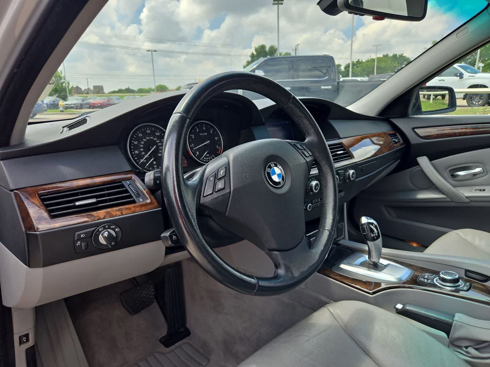 Thumbnail: 2009 BMW 5 Series - 2
