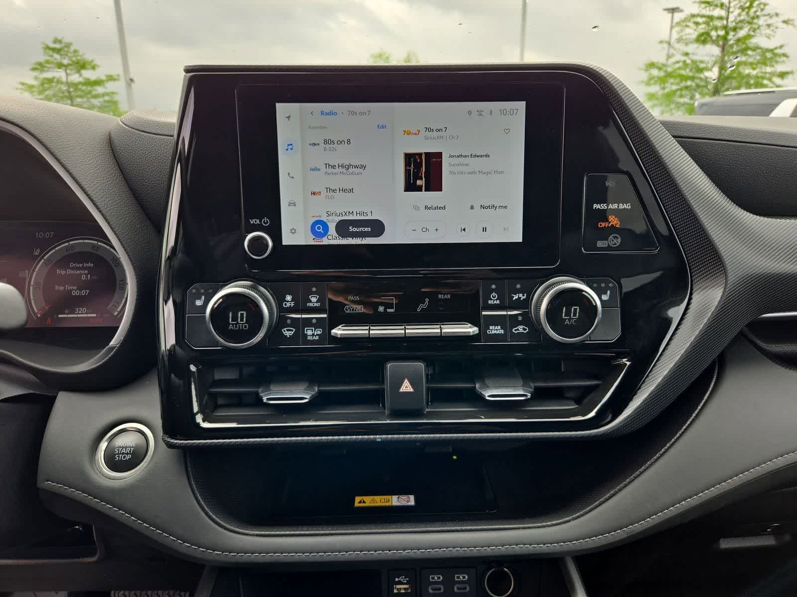 Thumbnail: 2025 Toyota Highlander - 28