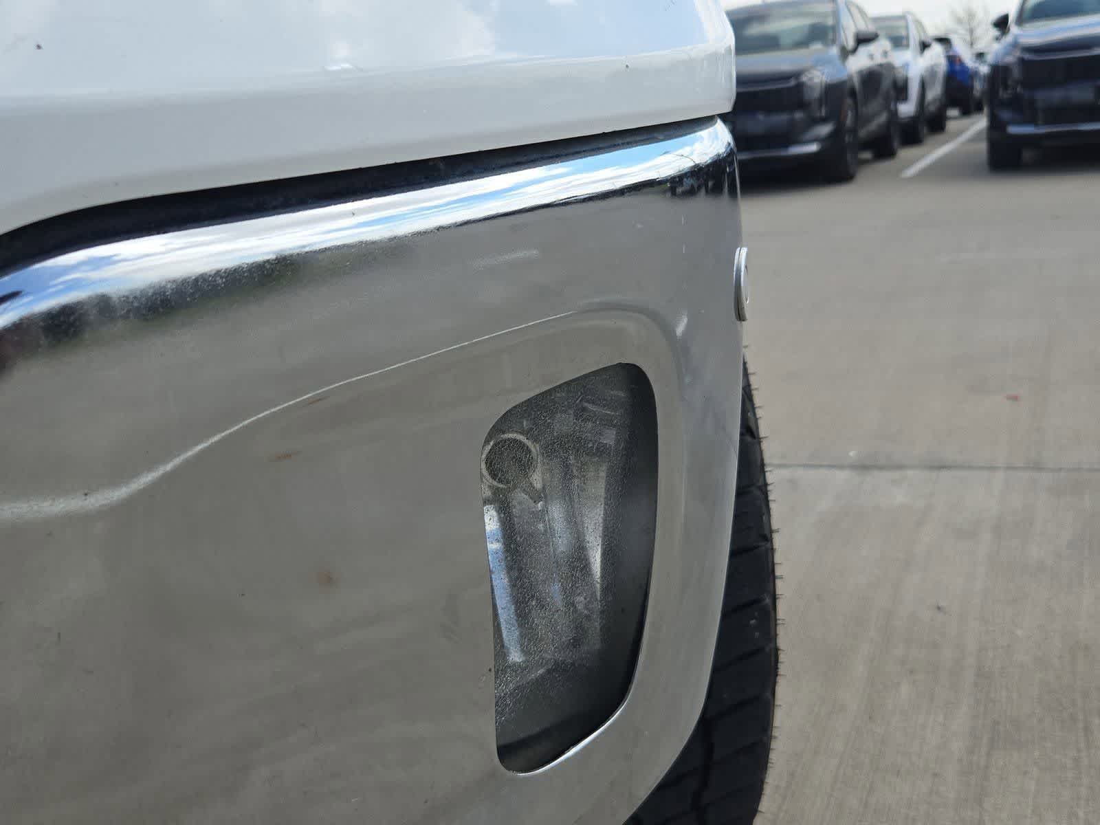 Thumbnail: 2019 RAM 1500 Classic - 10