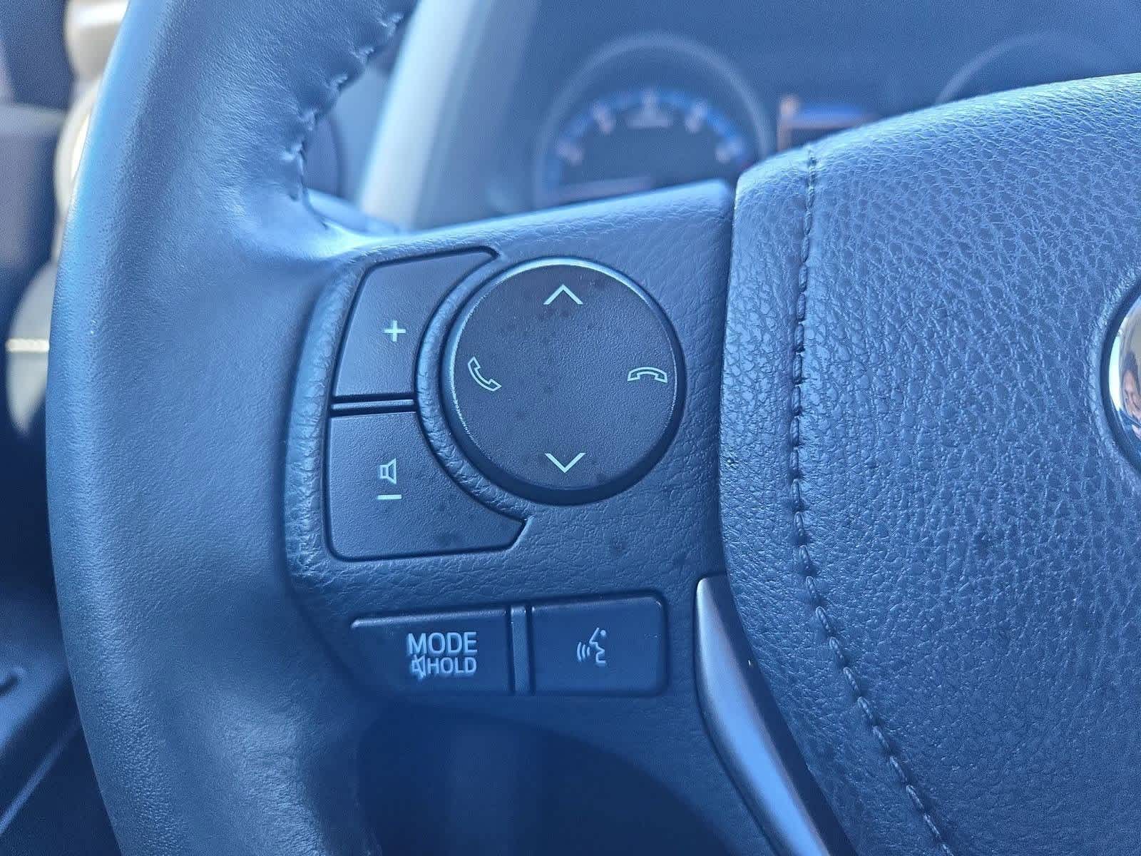 Thumbnail: 2018 Toyota RAV4 - 25