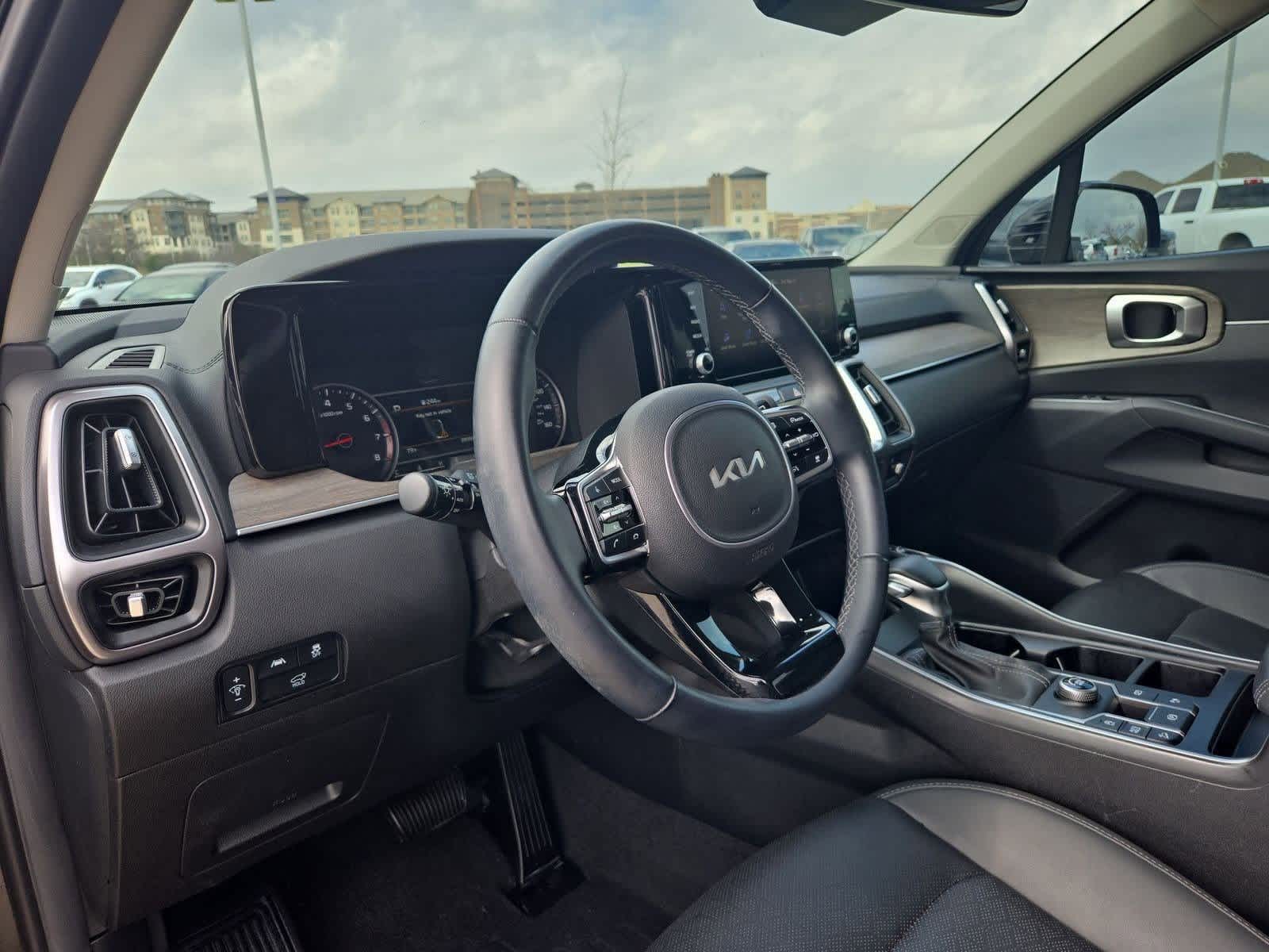 Thumbnail: 2023 Kia Sorento - 2