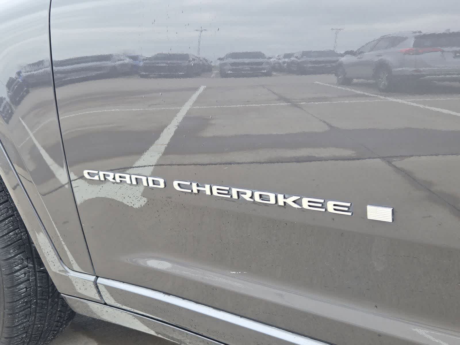 Thumbnail: 2022 Jeep Grand Cherokee - 12