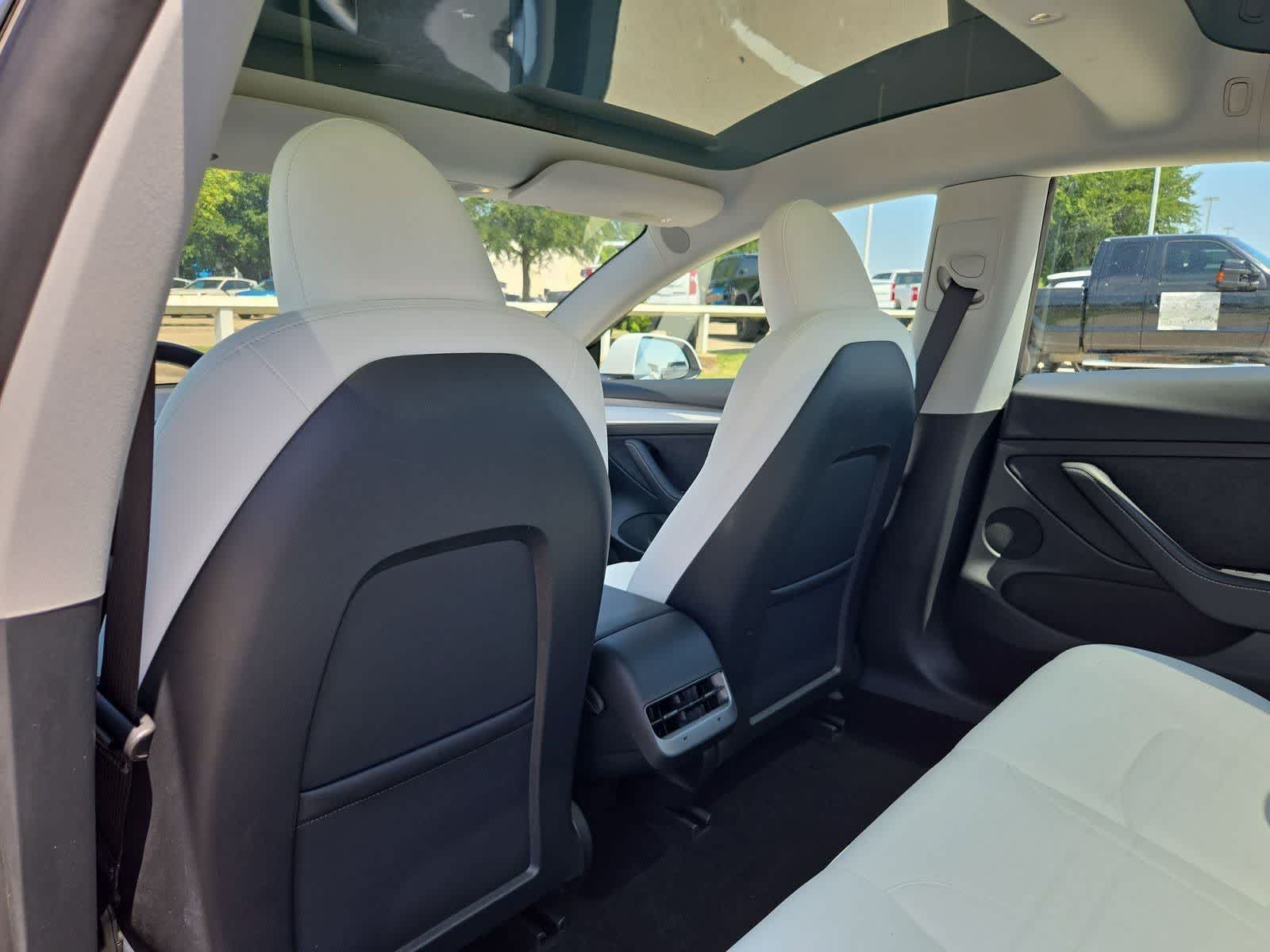 Thumbnail: 2023 Tesla Model 3 - 15