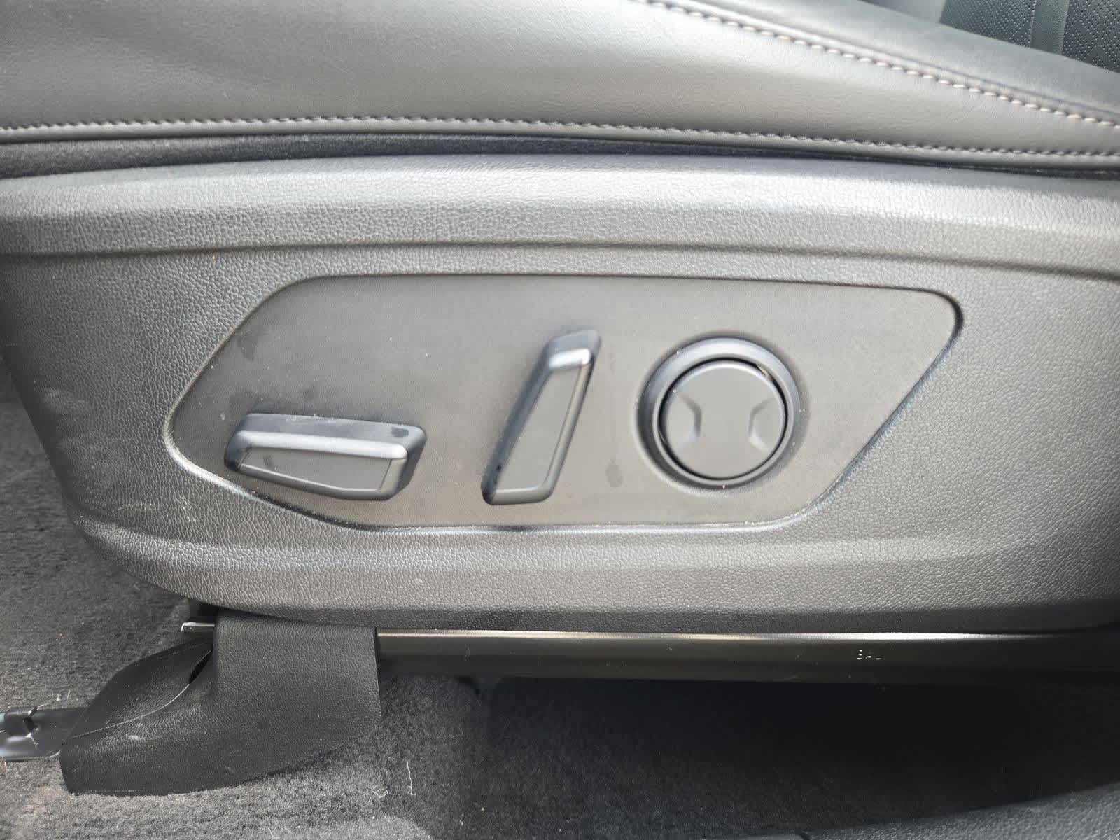 Thumbnail: 2023 Kia Sorento - 15