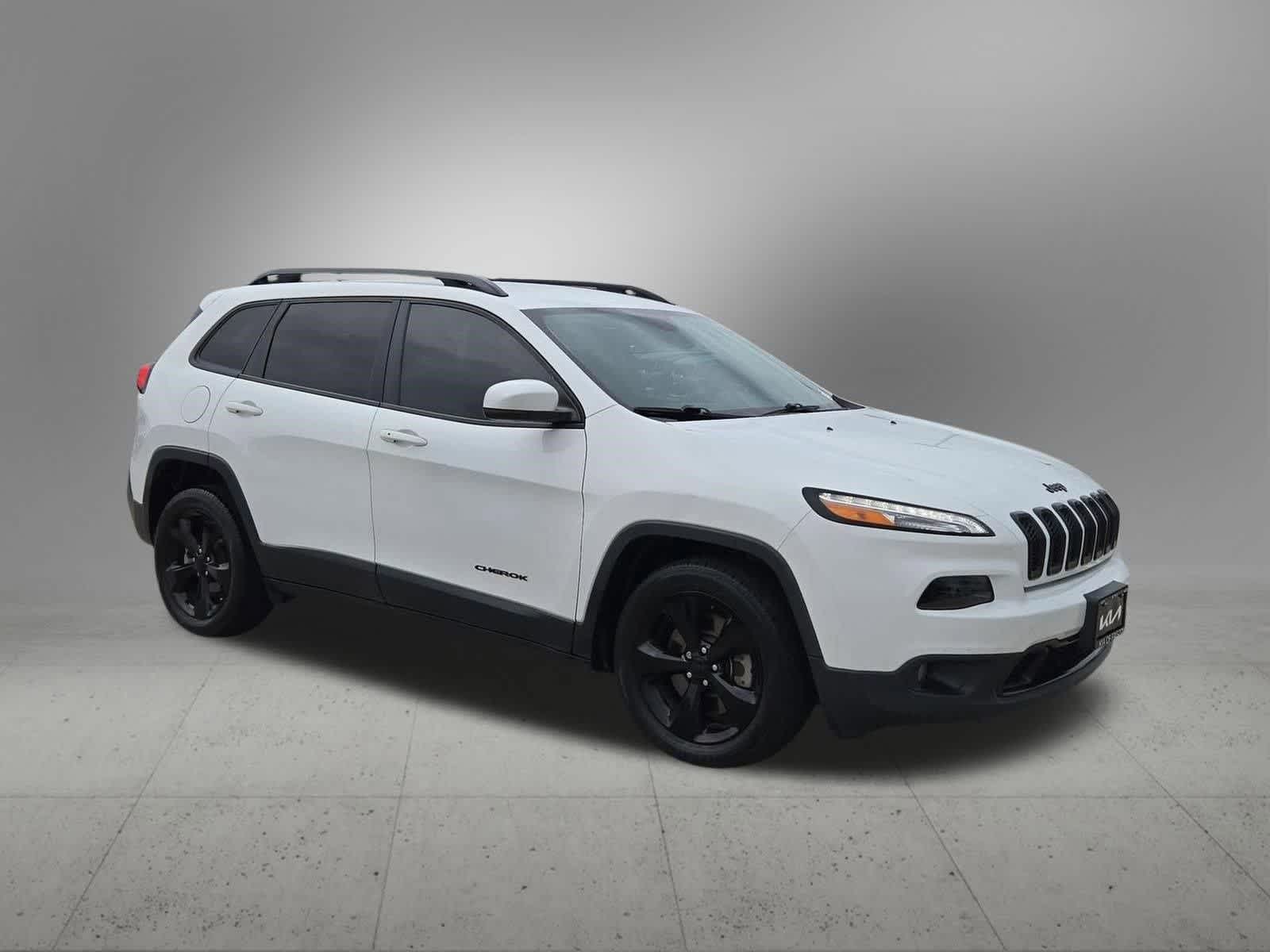 Thumbnail: 2017 Jeep Cherokee - 8