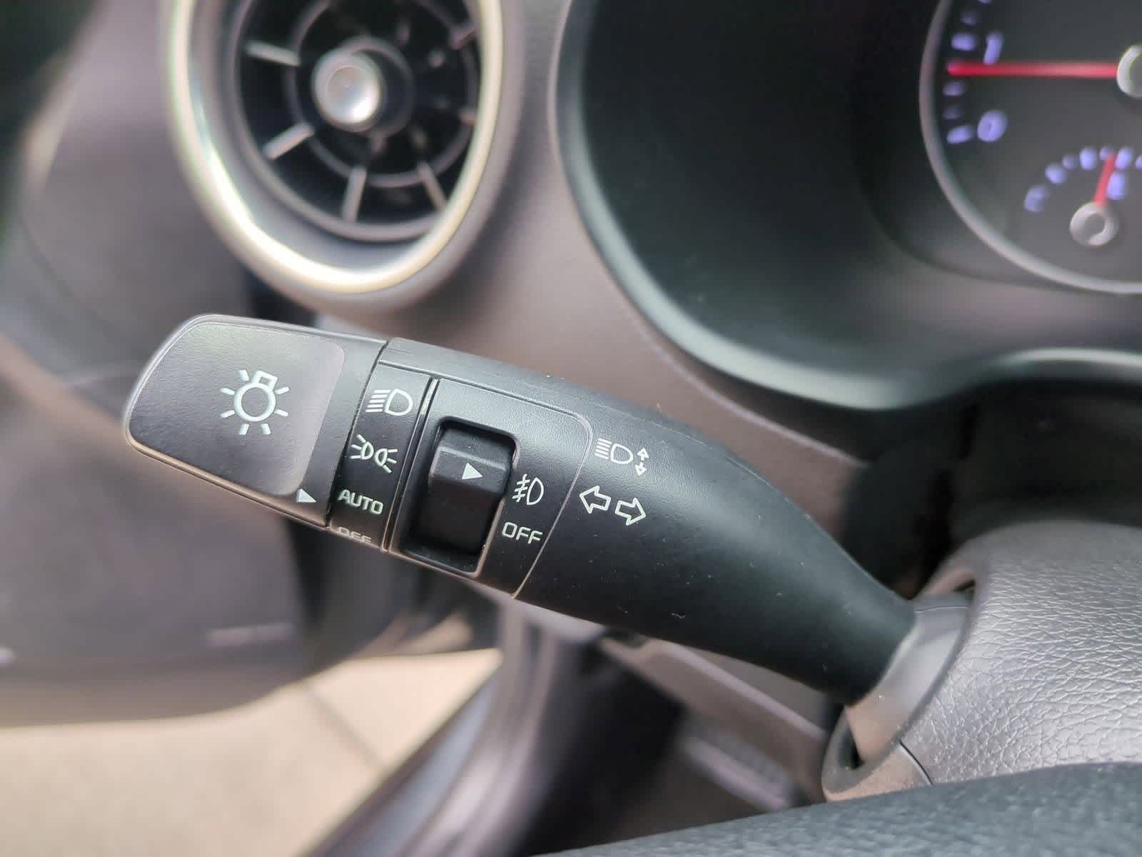 Thumbnail: 2021 Kia Forte - 28