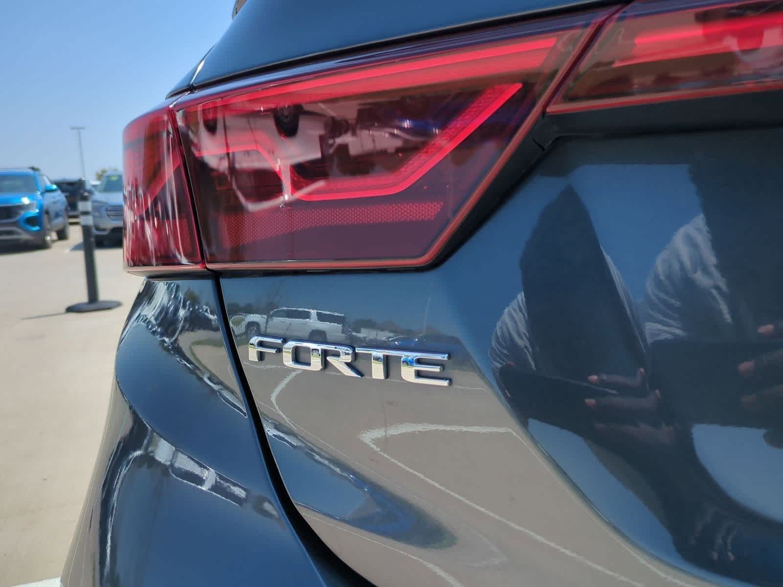 Thumbnail: 2020 Kia Forte - 12
