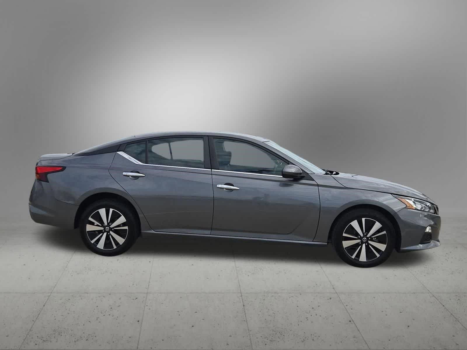Thumbnail: 2022 Nissan Altima - 7