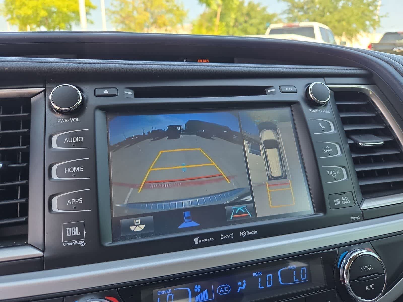 Thumbnail: 2018 Toyota Highlander - 29