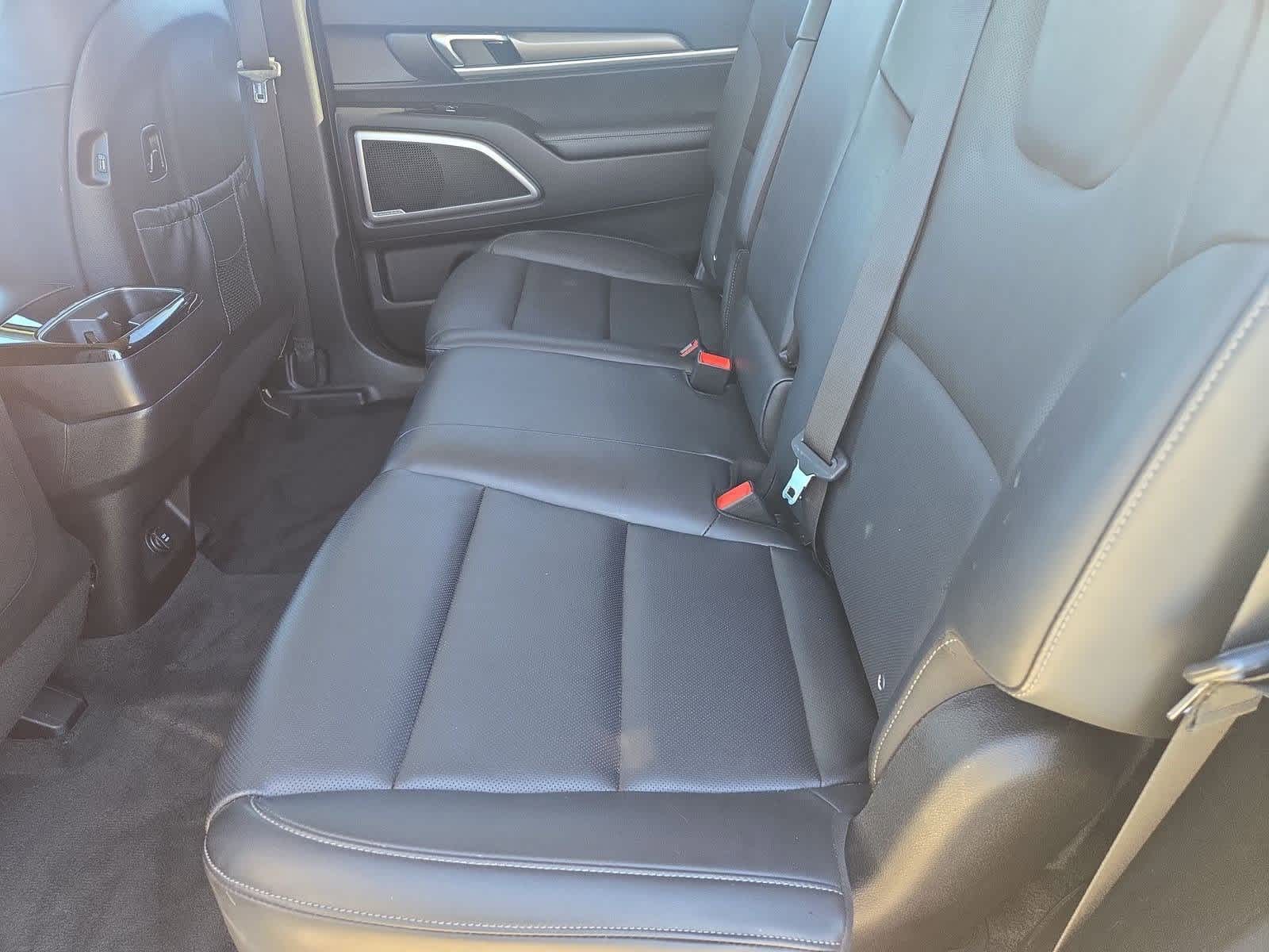 Thumbnail: 2022 Kia Telluride - 18