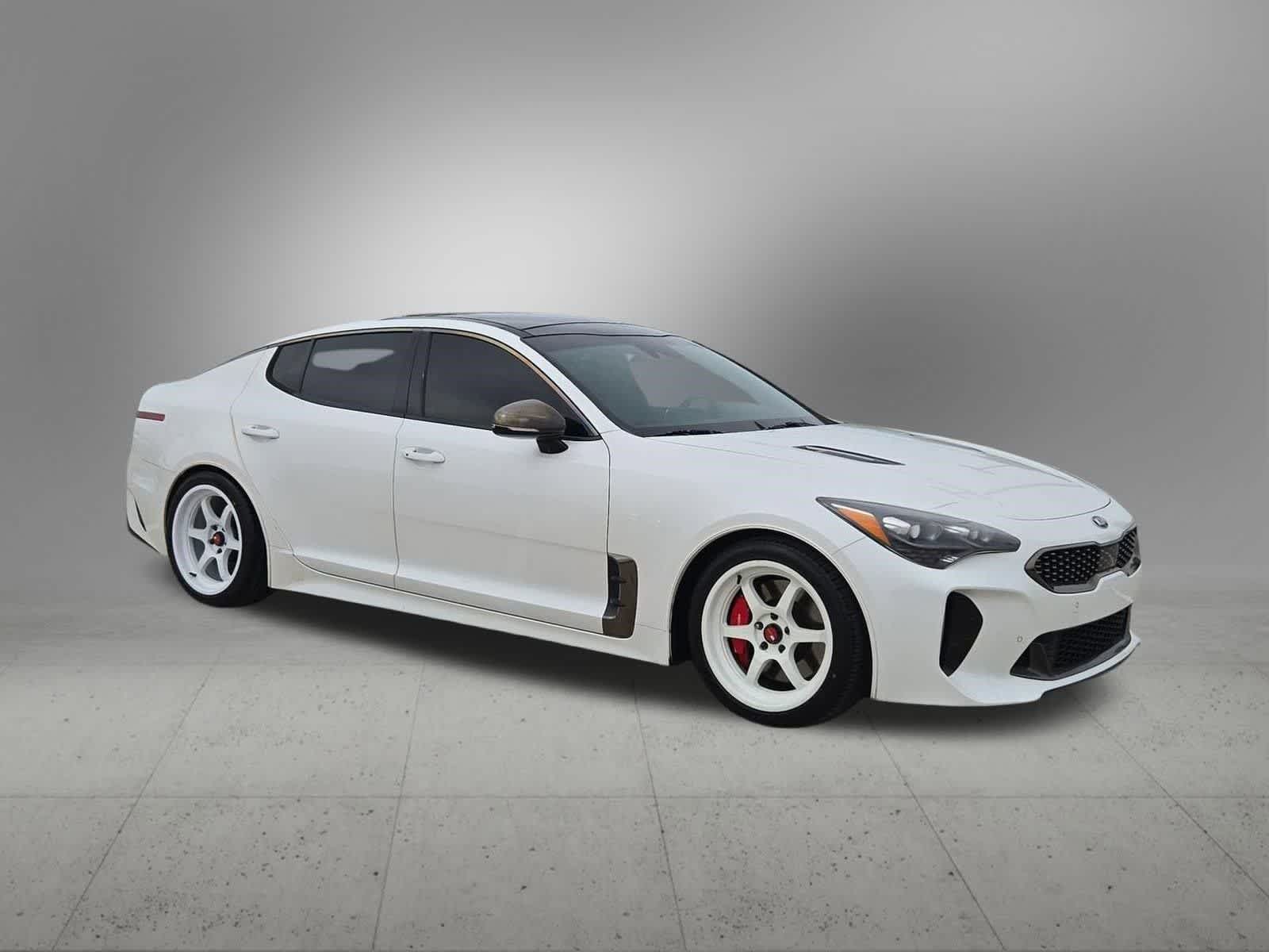 Thumbnail: 2018 Kia Stinger - 8
