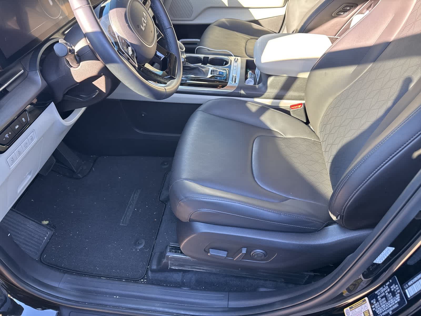 Thumbnail: 2024 Kia Carnival - 3