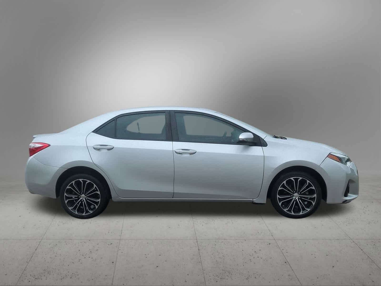 Thumbnail: 2015 Toyota Corolla - 7