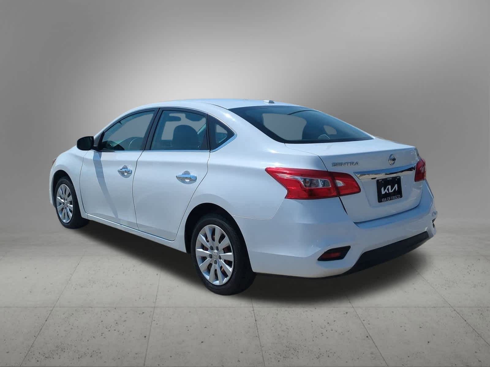 Thumbnail: 2017 Nissan Sentra - 4