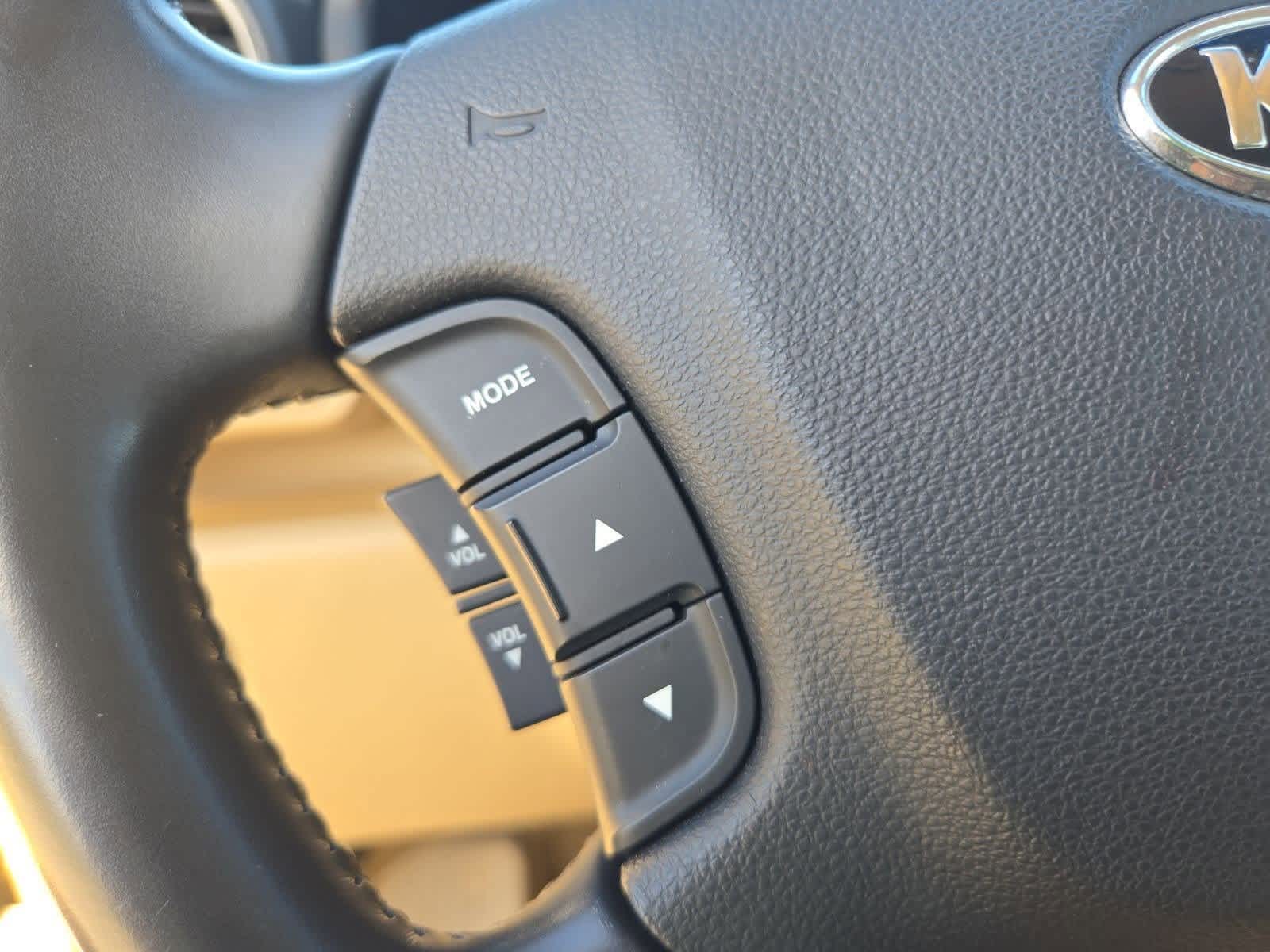 Thumbnail: 2007 Kia Rondo - 25