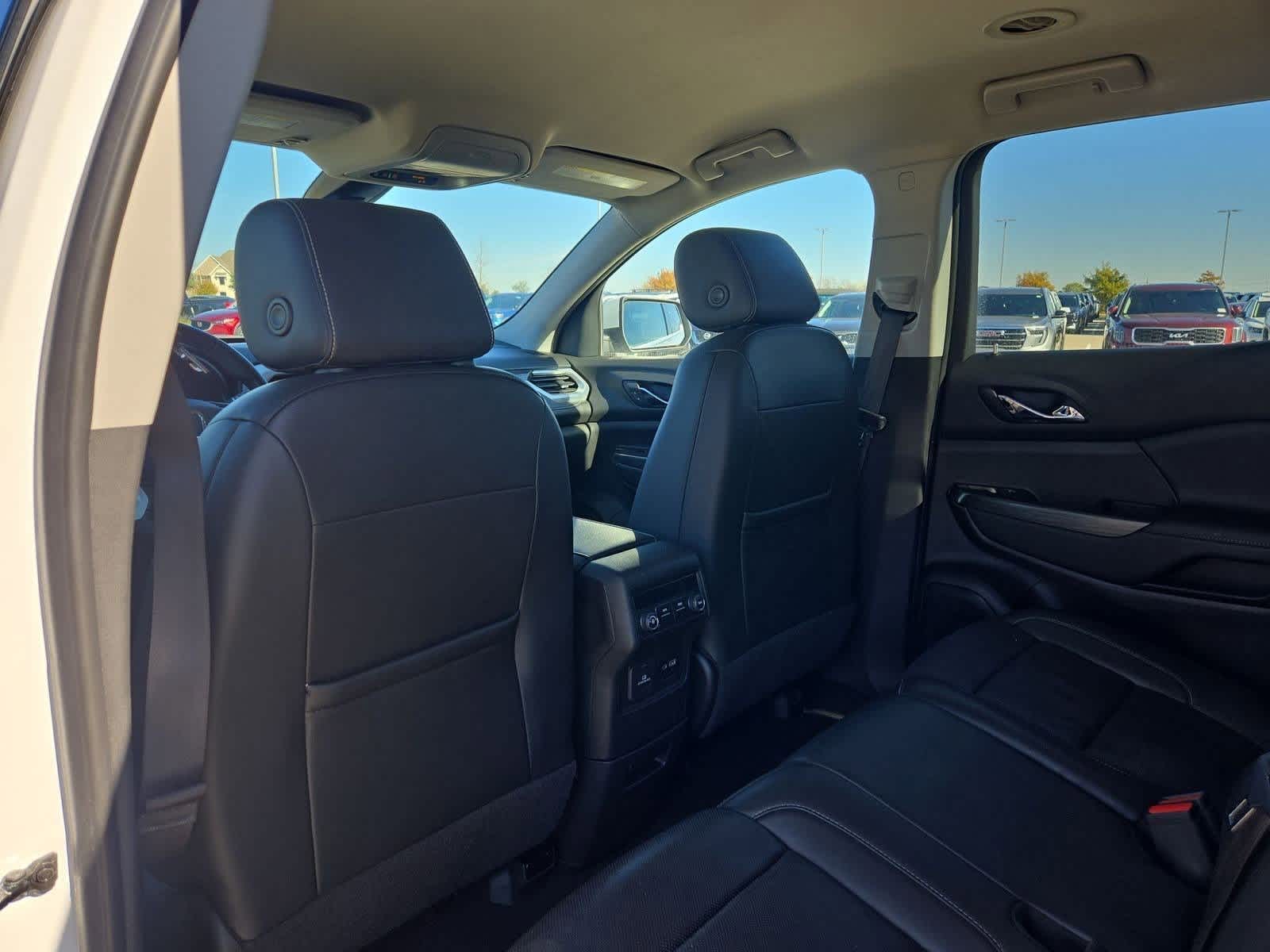 Thumbnail: 2023 GMC Acadia - 17