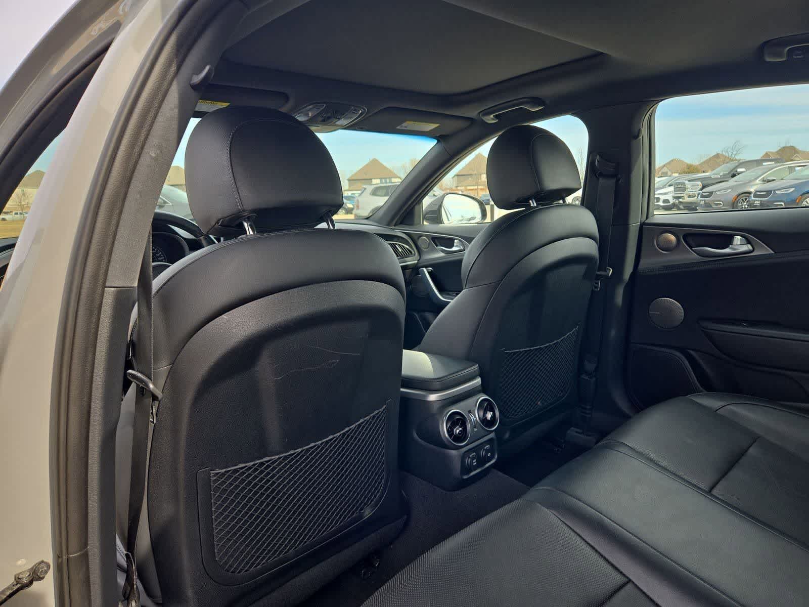 Thumbnail: 2019 Kia Stinger - 16