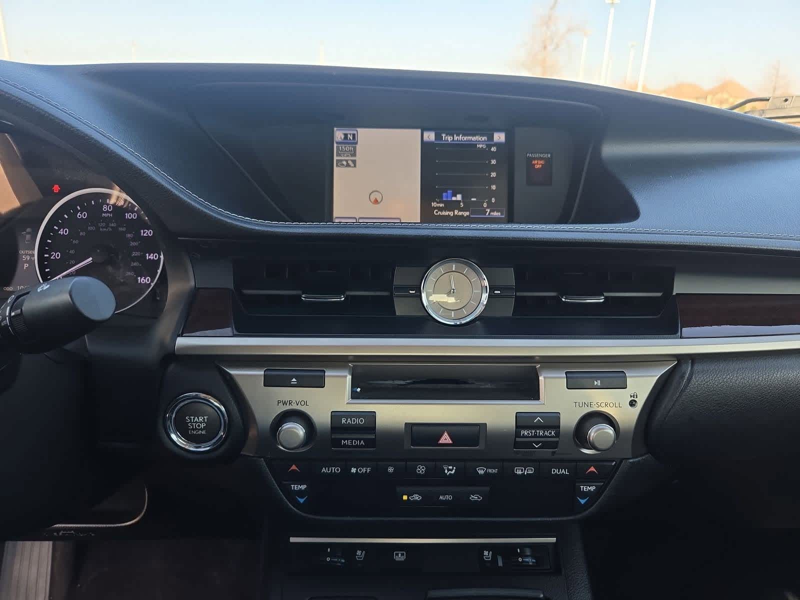 Thumbnail: 2013 Lexus ES - 28