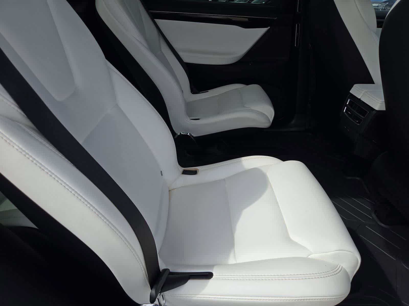 Thumbnail: 2018 Tesla Model X - 17