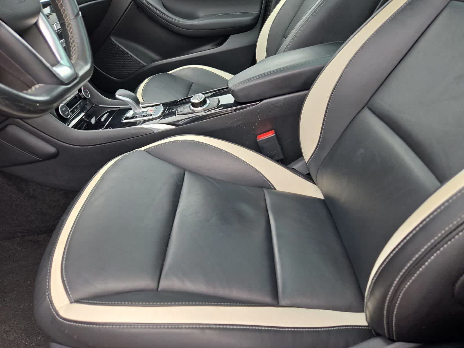Thumbnail: 2017 INFINITI QX30 - 14