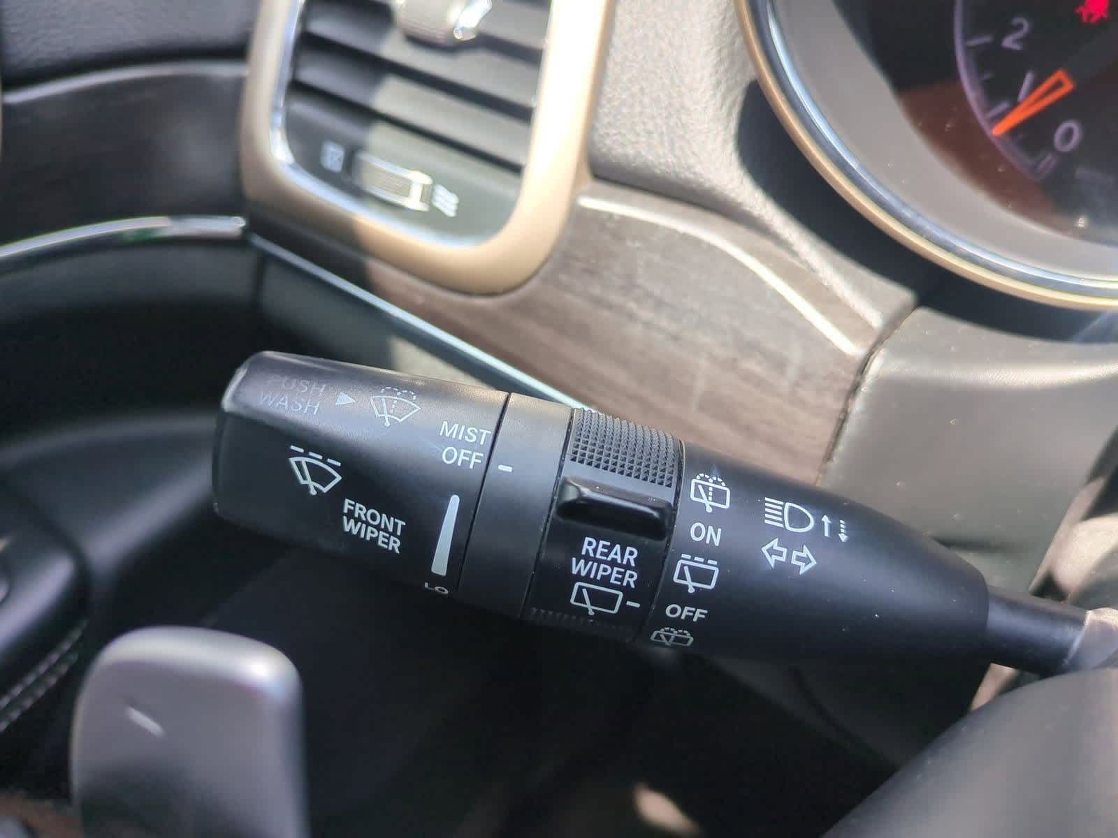 Thumbnail: 2015 Jeep Grand Cherokee - 25