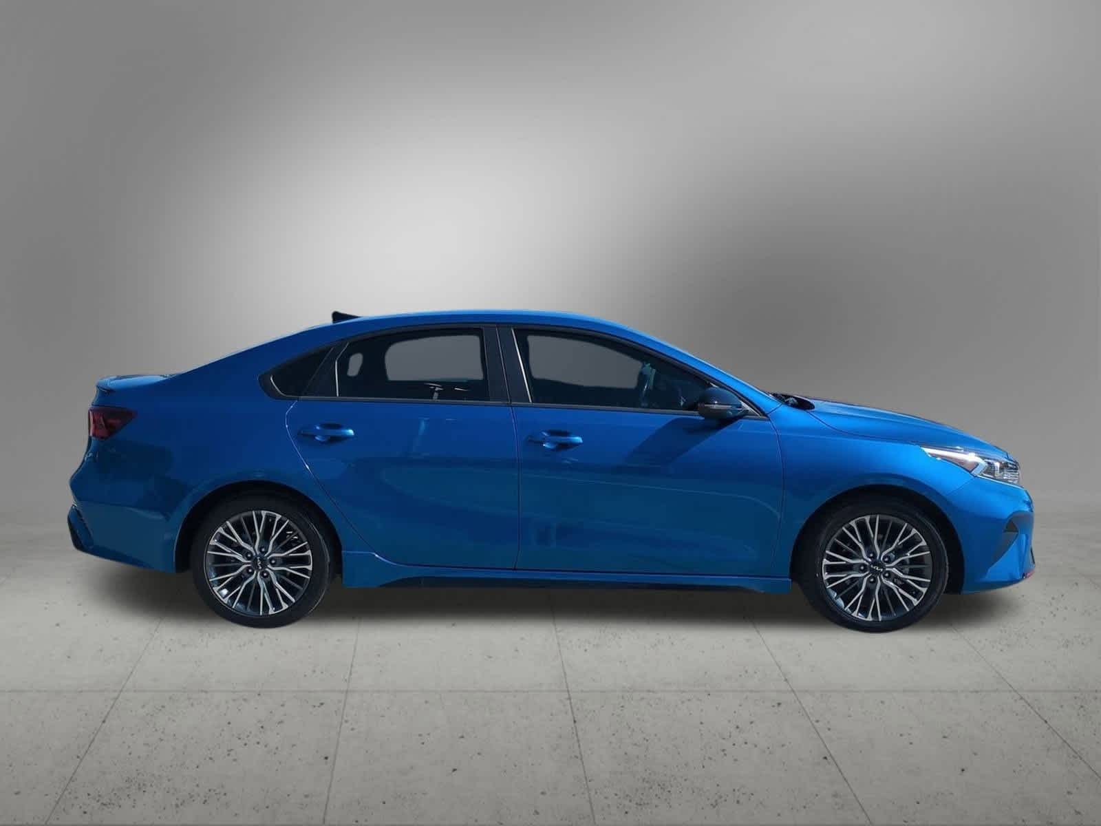 Thumbnail: 2023 Kia Forte - 7
