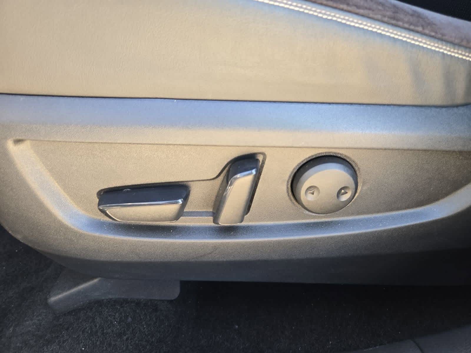 Thumbnail: 2019 INFINITI QX50 - 17