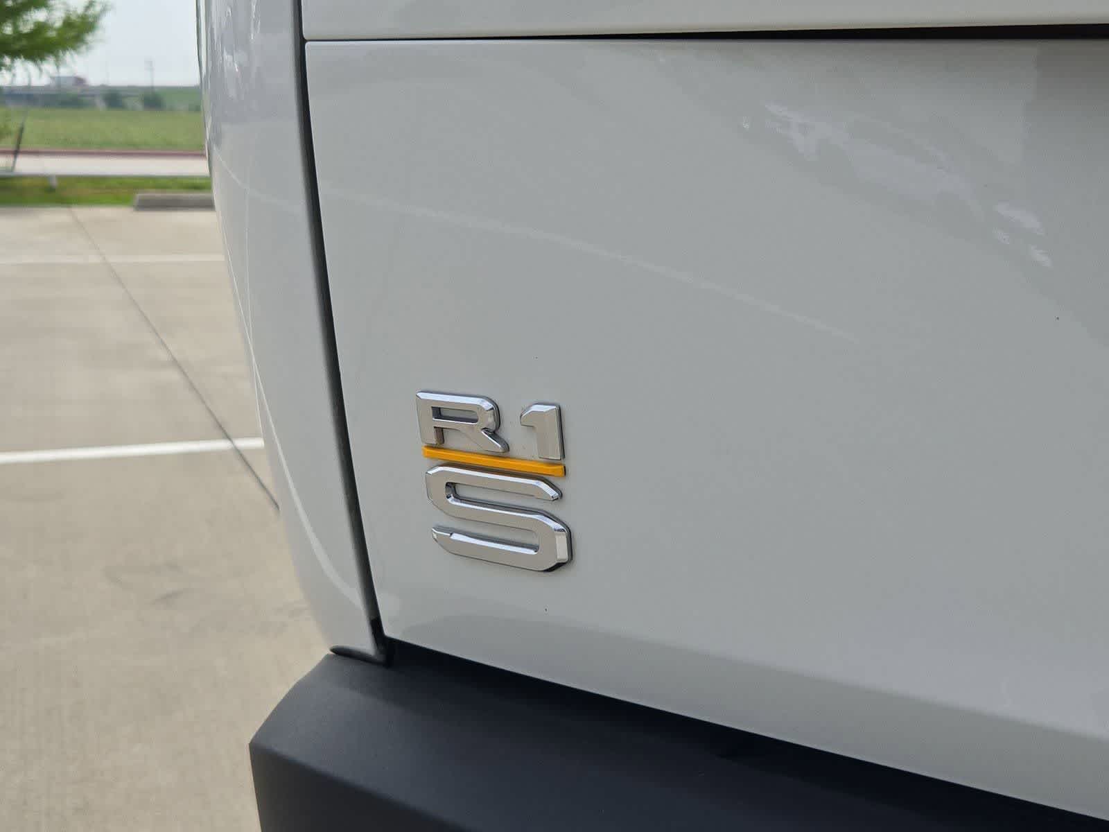 Thumbnail: 2023 Rivian R1S - 11